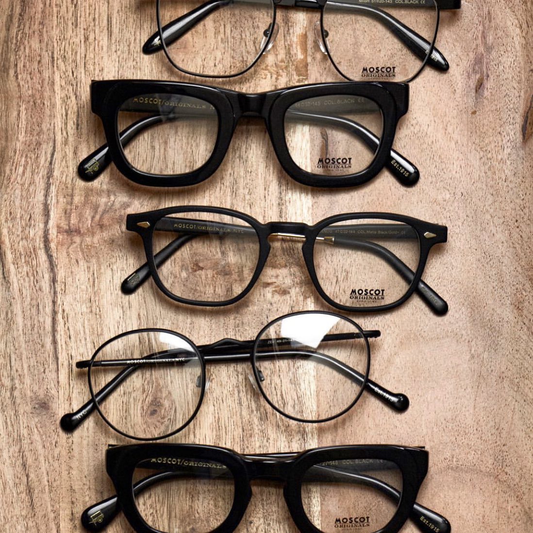 All in black! Nouvelle collection @moscotnyc à découvrir de toute urgence 🚨 ! #opticiencreateur #opticiencreateurlevallois #opticien #sunglasses #levallois #levallois