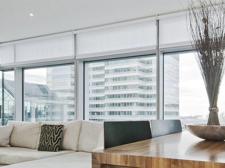 Roller shades not only help to cut down on air-conditioning costs but also minimize glare when watching television. Besides function, sometimes people just like the way Roller shades make the room more comfortable and welcoming! Let us know what you think in the comments below!⠀
•⠀
•⠀
#rollershades #shopNorwalkCT #Connecticutdecor #energysavingwindows #energyconservation