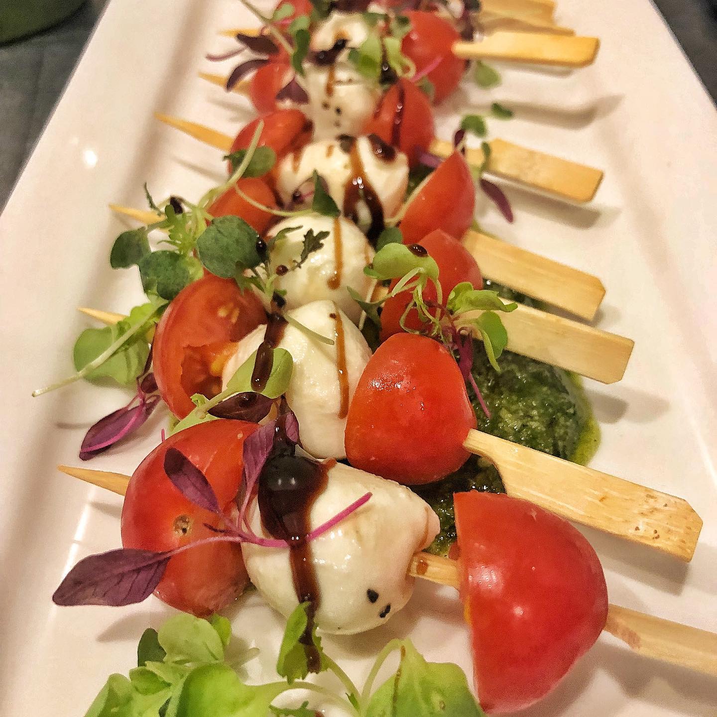 Caprese Salad Skewers ??
.
DM us to learn more about our catering services!
.
.
.
#torontocatering #cateringtoronto #gtacatering #vaughancatering #bramptoncatering #cateringmississauga #gtawedding #gtaweddings #catering #cateringservice #capresesalad #caprese #capreseskewers