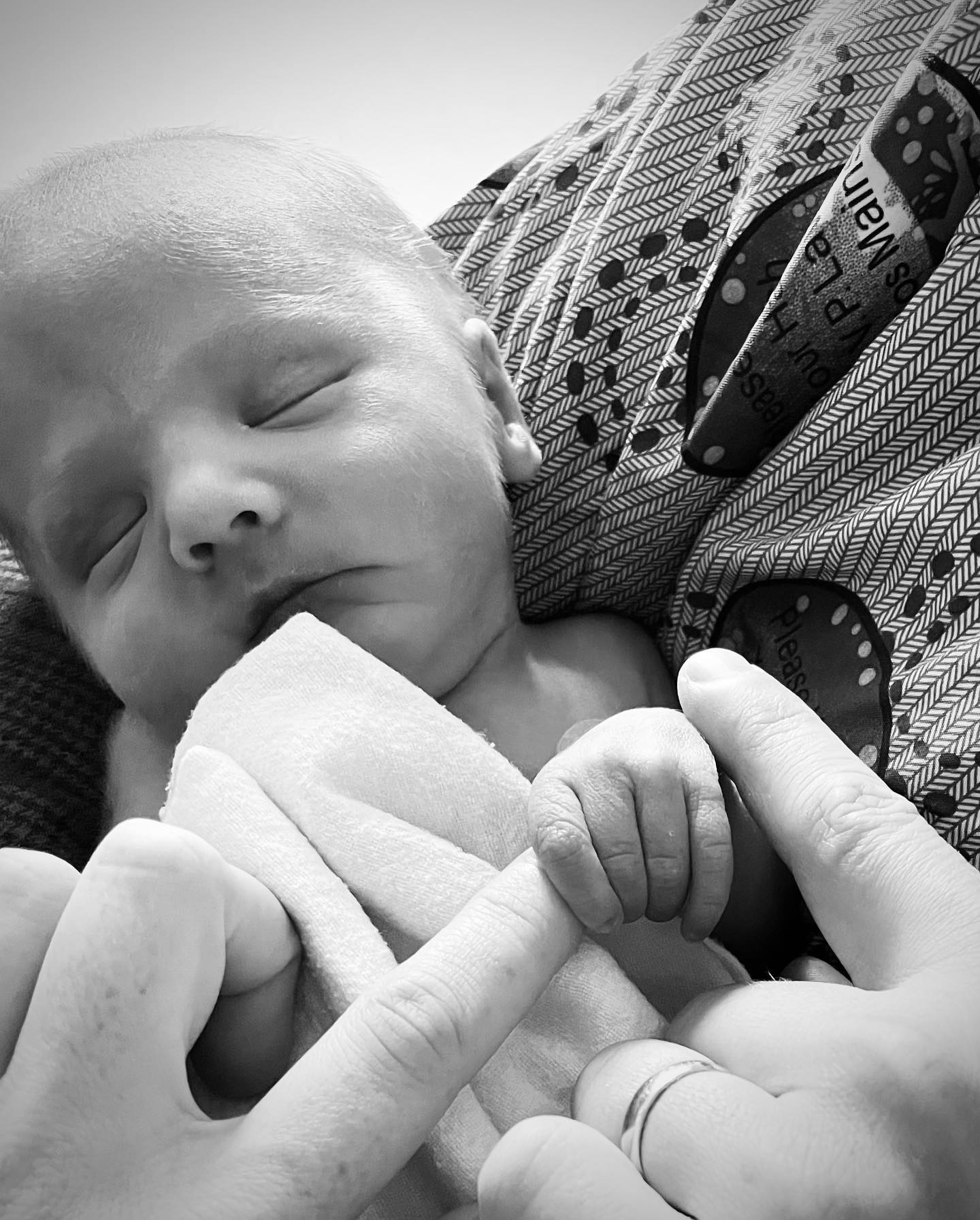 Born October 29, 2021 @4lbs, 7oz Alyssa and I would like to Introduce ?Maguire Banks Budge! Little guy couldn’t wait another 5 weeks to meet his new family.
Special mention to my amazing wife for A. doing all the work and B. making it look easy. NICU nursing staff for their truly amazing care which allowed us to get some sleep! Finally to Emerson for sharing his blankets and a big wet one (kiss) with new baby brother. I guess “the boys”…now has a brand new meaning. ???