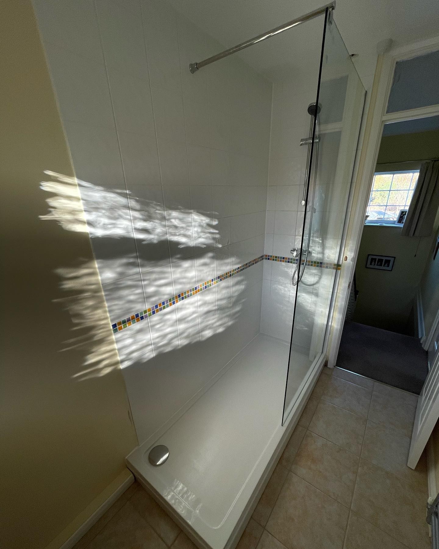 Bath out shower tray in 👌🏻 patched in tiling .
.
.
.
#bathoutshowerin #bath #bathroomdesign #bristolbathrooms #plumbing #plumbinglife #plumbinglife👷