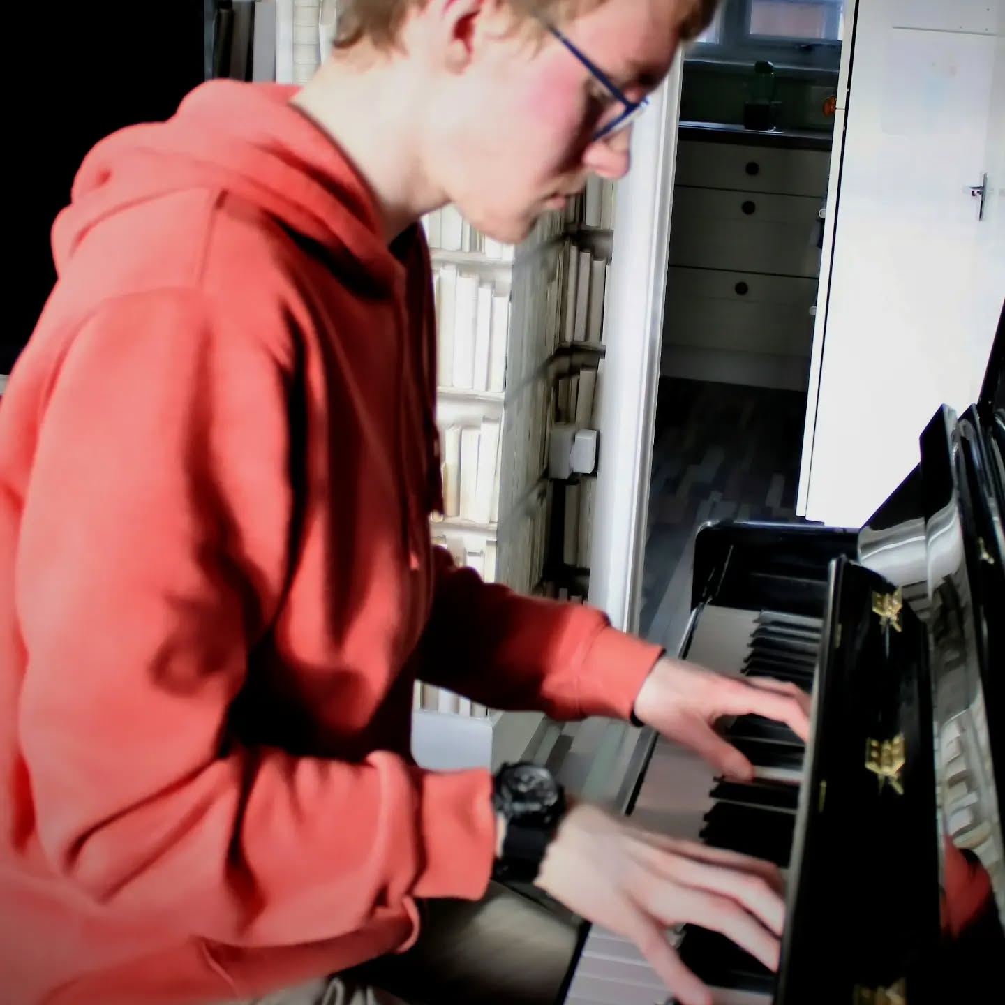 New Profile Picture!
Hey I'm Owen, I'm 20 and I'm a music teacher in West Wales!
Would you like to learn to play, the piano, flute or the violin? 🎻
I offer online music lessons, via Skype or Zoom, for £24 per hour.
If you're interested in knowing more, please DM me or place a comment and I will get in contact with you! 😁
#musiclessons #violinteacher #pianoteacher #fluteteacher #musicteacher #musicteachersofinstagram #onlinelessons #skypelessons #zoomlessons