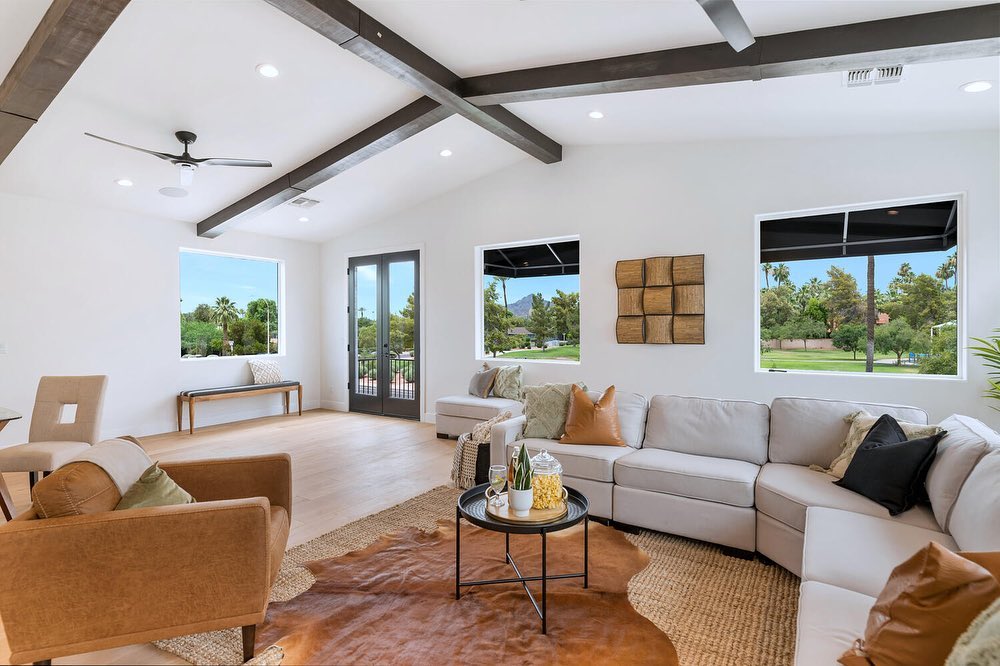 Kicking off the long holiday weekend swooning over this Arcadia build. 🖤
It takes a village to build and complete a #DKDG home, and we are so grateful for all that are involved along the way.
Happy Saturday! ☀️
#diamondking #homebuilders #home #build #arizona #kitchen #greatroom #interiordesign