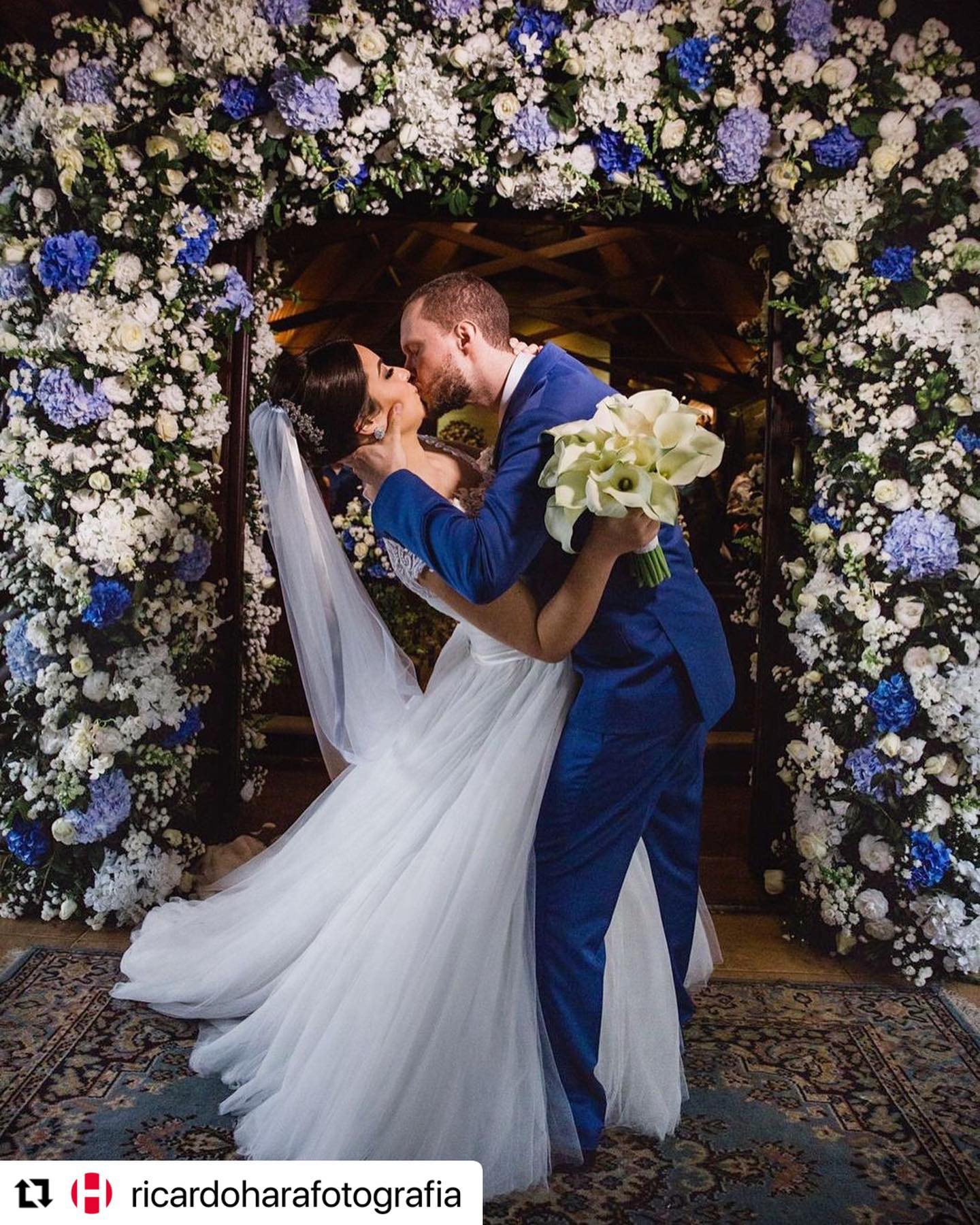#Repost @ricardoharafotografia
・・・
Casamento lindo com uma energia maravilhosa! Foi assim que Luiza e Ricardo disseram sim na Capela São Pedro São Paulo e a recepção no @palaciotangara com assessoria @mazzi.assessoria vestido @novanoiva beleza @marco_diniz decoração @marconzieventos coral @coraltanus bartender @conceitobarsp bebidas @jmatosbebidas
#casamento #wedding #bridedresses #vestidodenoiva #fotografiadecasamento #noiva #assessoriadecasamento