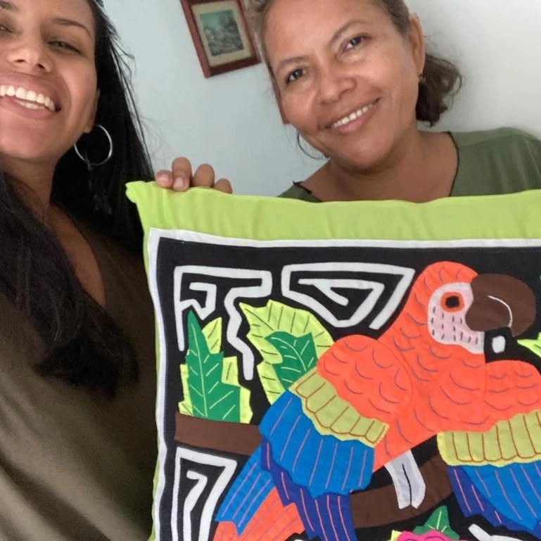 She is my mom ♥️
The person with the biggest and strongest heart ❤ that I know ♥️🦜🥳 she is part of the beautiful project
But how ?
Well.. she is soo creative 🌌 on sewing and dreamer like me 🥳🌈 she is part of the creations of the pillows. We recieve the designs from the indigenous and then she puts her magic 🦜🌌🦋♥️
❤Muchas gracias por todo maaa♥️