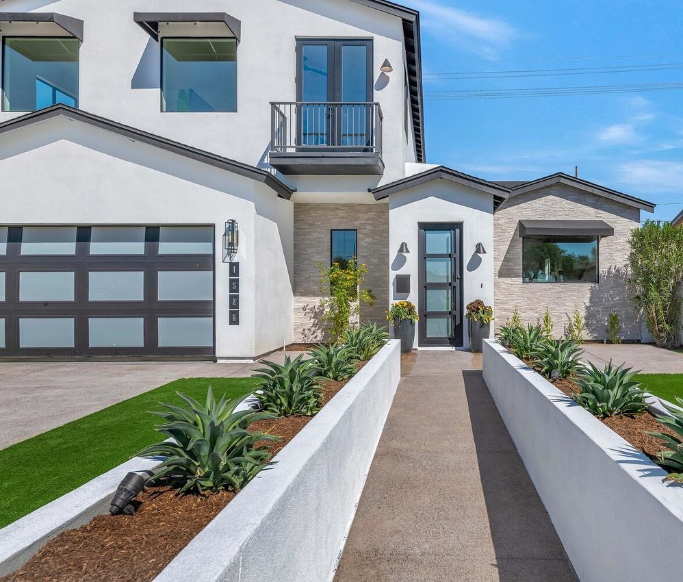 A new month means a new opportunity for the finer things in life✨
We at #DKDG buy, sell and invest. If you are interested in working with us, send us a DM or reach out at the link in our bio. We would love to meet you!
#DKDG #DiamondKing #homebuilder #homebuilders #arcadia #phoenix #newbuild #interiordesign