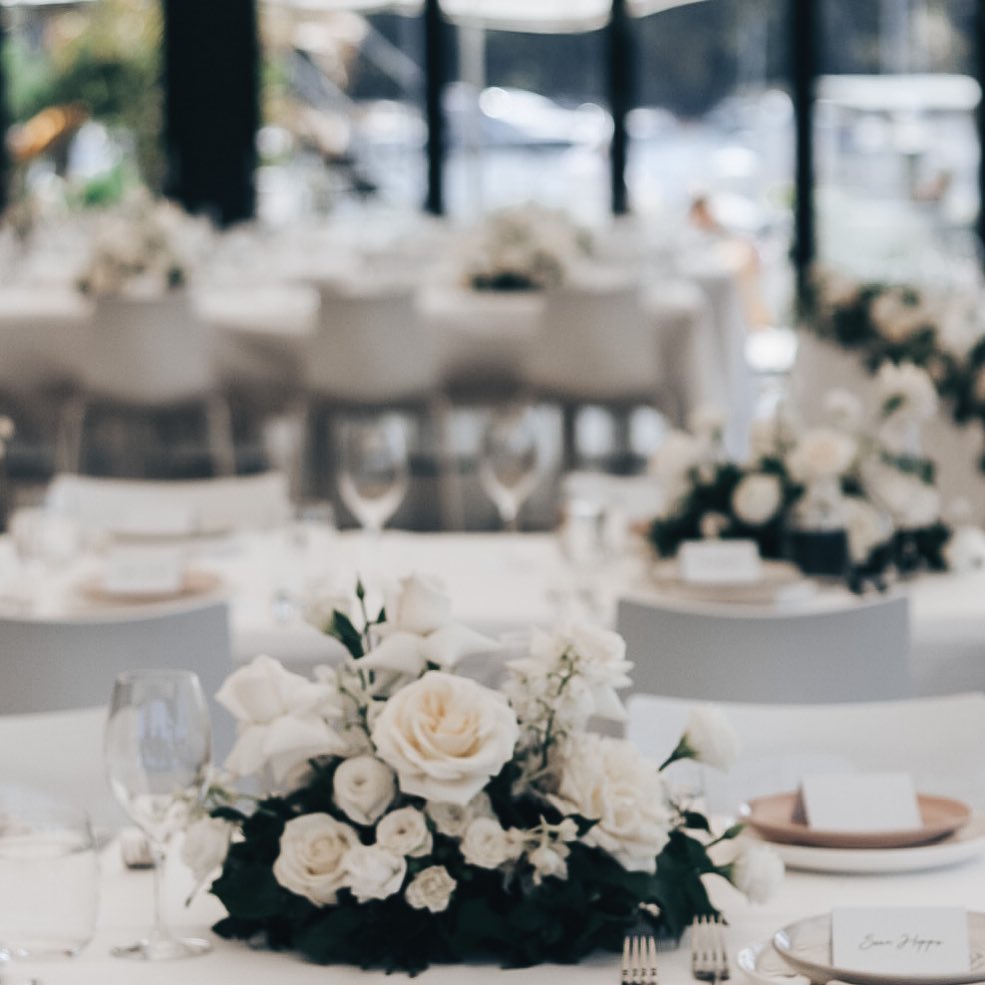 Reception ready for Georgia & Jimi ☁️☁️☁️ @pasadenasydney #pasadenawedding #northernbeacheswedding #sydneyweddingflorist #northernbeachesflorist #weddingdecor