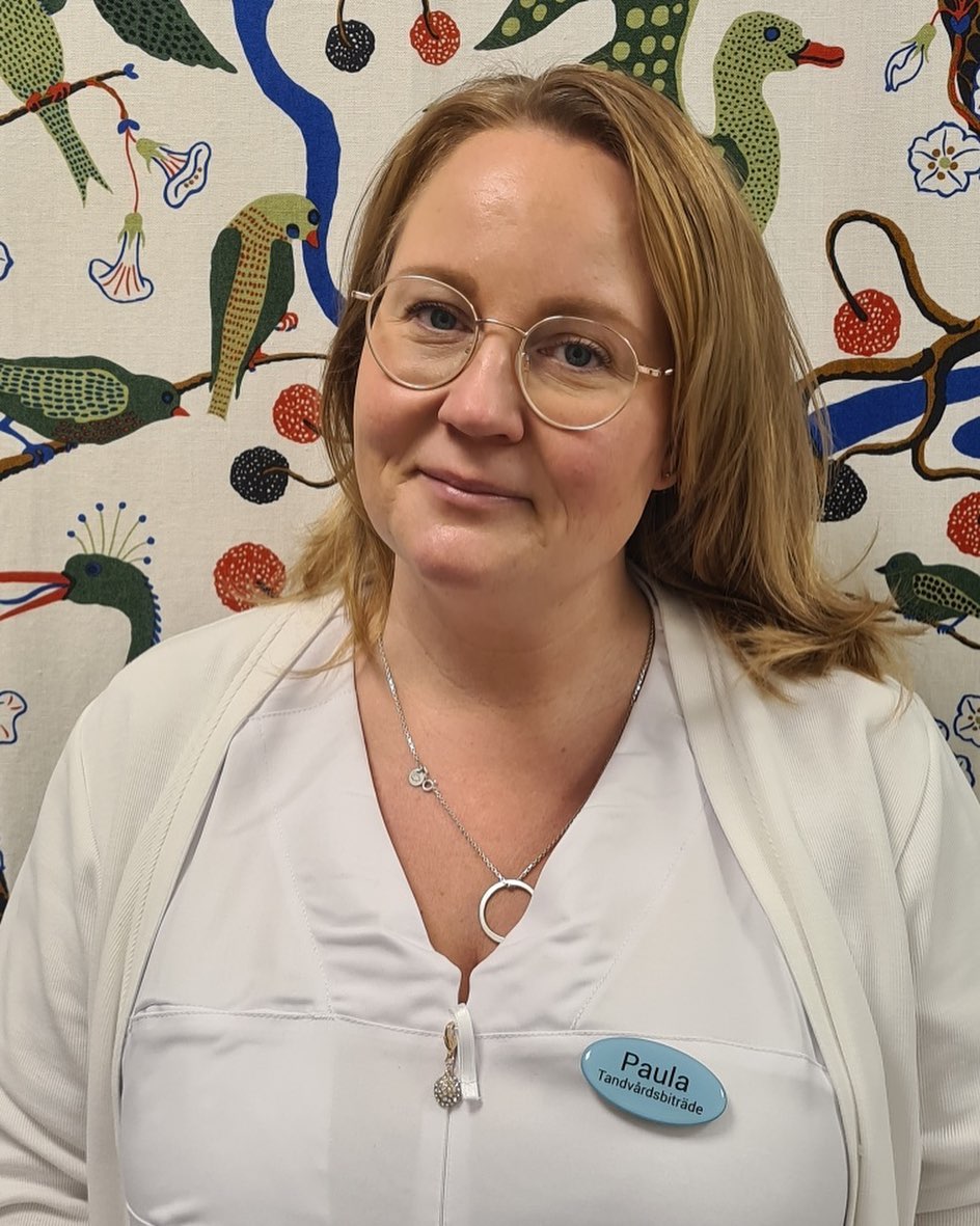Vi välkomnar vårt tandvårdsbiträde Paula Forslin till oss. Paula gillar vårt yrke och ska utbilda sig till tandsköterska under 2023