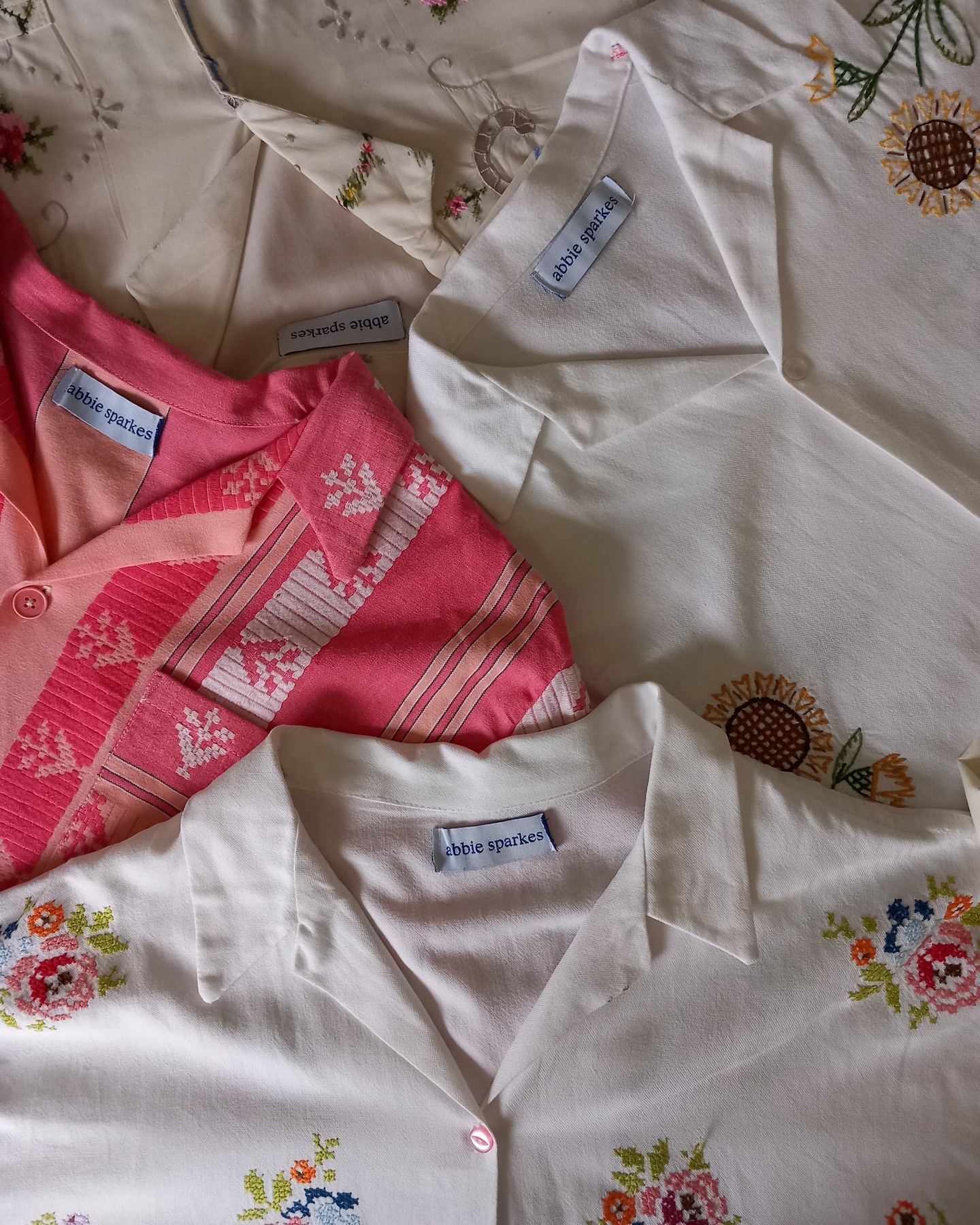 Tablecloth shirts
One of a kind open collar shirts made from secondhand tablecloths with unique embroidery patterns
#embroidery #embroideryfashion #sustainable #sustainablefashion #sustainableliving #duurzaam #duurzaamkleding #secondhand #handmade #circularfashion #slowfashion #sustainableclothing #sustainablewadrobe #creativesmallbusiness #shopsmall #opencollarshirt #sustainableshirt #tablecloth #secondhandfabric #embroidery #oneofakind #greenfashion #goodfortheplanet #recycledfashion #recycled #sustainabledesign #oneofakind