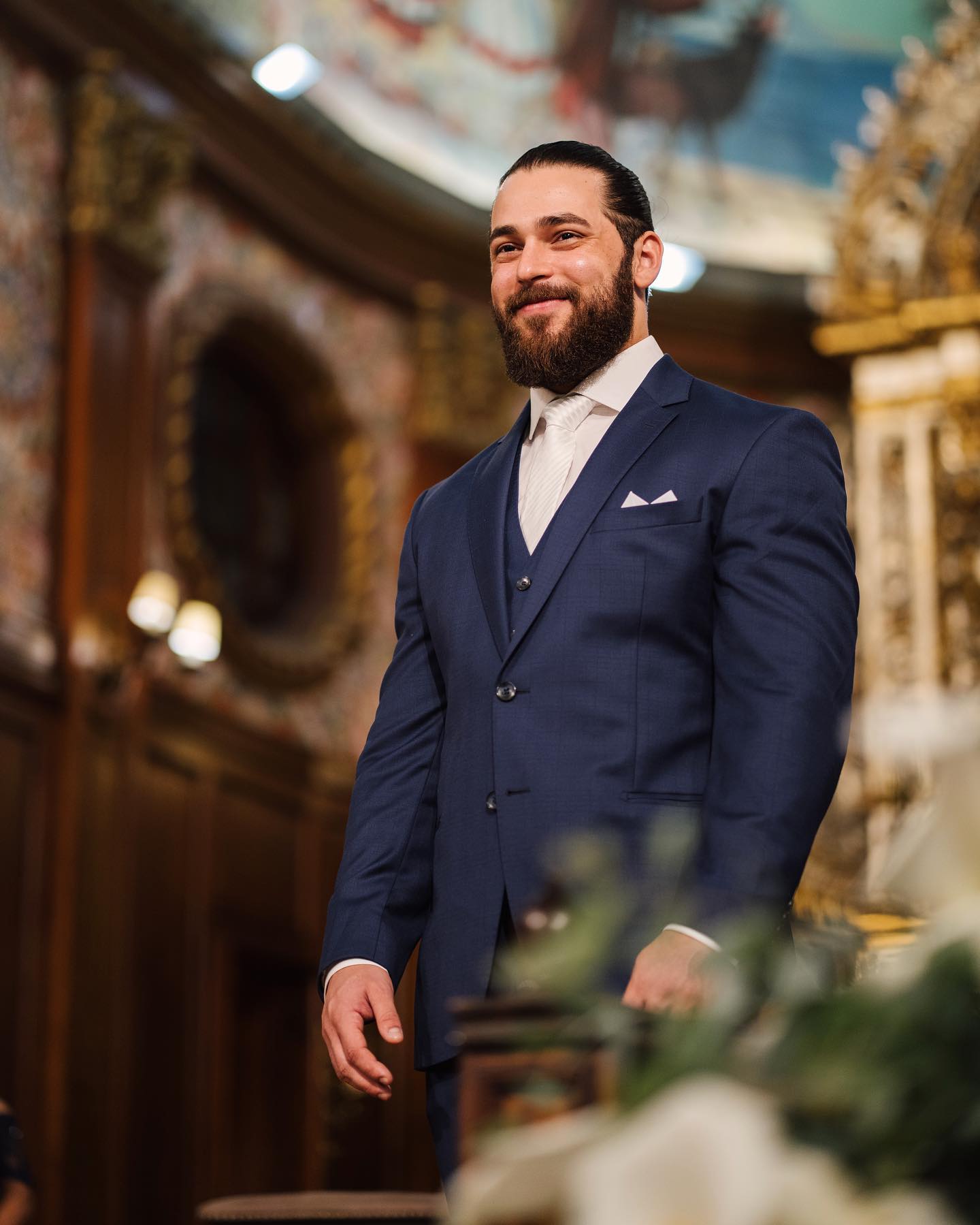 Esse registro do @lucaslimafotografia do noivo @matheusbertocchi é o retrato de um dos momentos que entram na nossa lista de preferidos: _ olhar para o noivo na hora da entrada da noiva ?
#casamento #noivo #casamentonaigreja #fotodecasamento #wemazzi #assessoriadecasamento