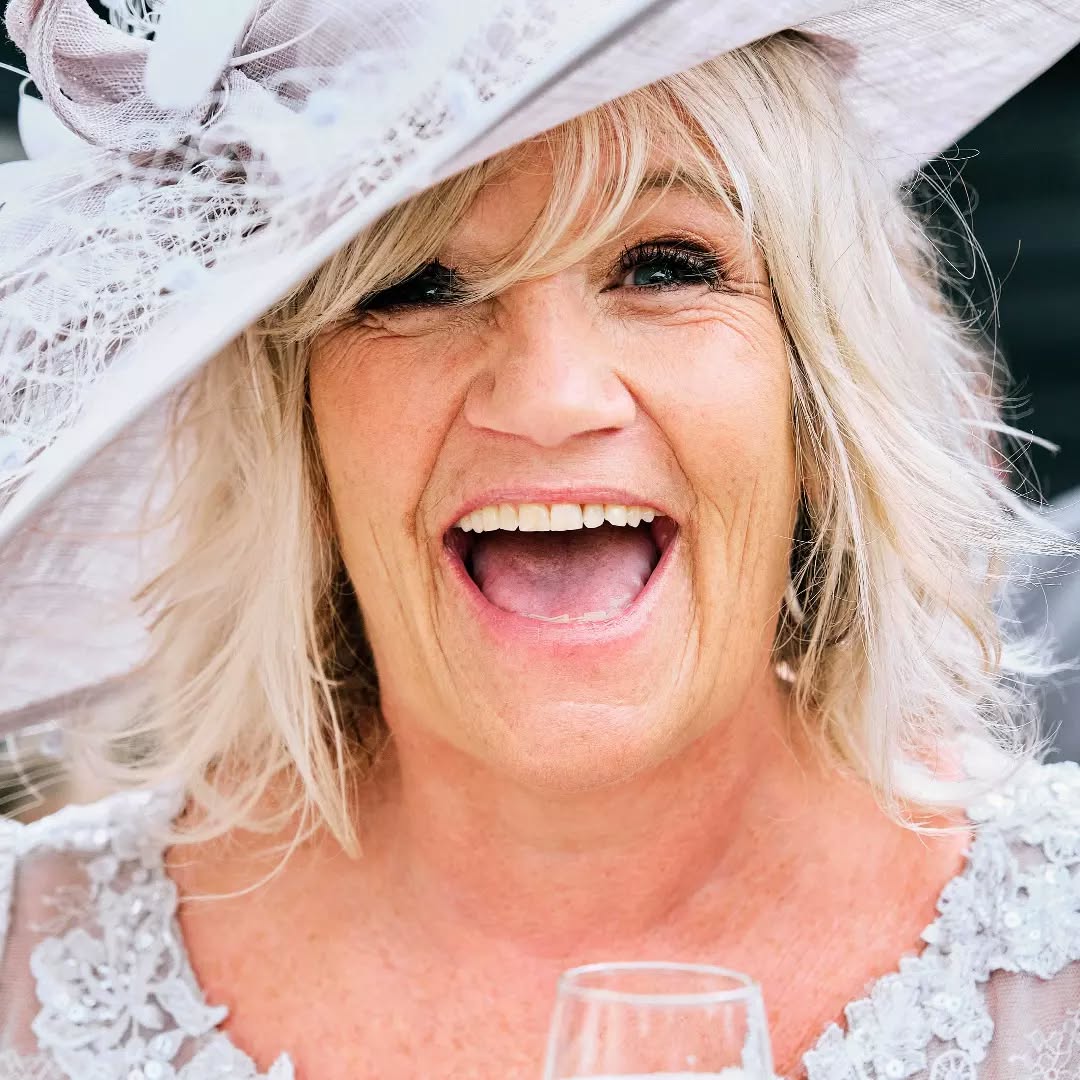 Fun times last summer at The Compasses at Pattiswick #weddingphotographeruk #weddings #weddinginessex #documentaryweddingphotography #reportageweddingphotography #fearlessphotographers #hitched #madewithmastin #marriage #englishspeakingphotographerinfrance #bestphotographer #frenchwedding #gettingmarried #realwedding #realweddings #newlyengaged💍 #theknot #kodakgold200 #candidphotography #smile #weregettingmarried