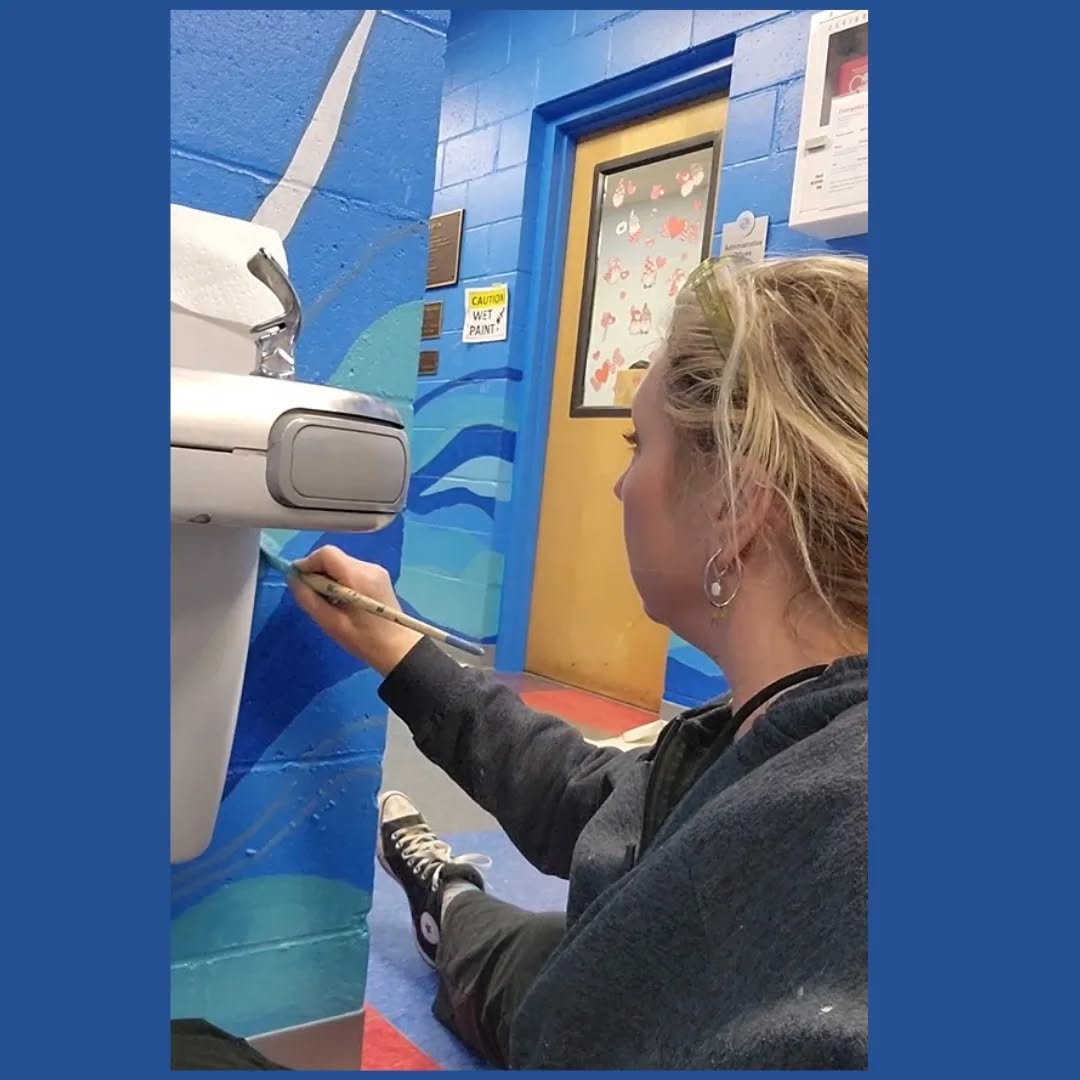 My crew and I have been busy painting a wave themed mural in the hall that leads to the swimming pool at the Boys and Girls Club of Greater Salem NH. Lots more mural work to do throughout the building as they have recently redesigned their interior. This is such a fun place to paint. It's full of smiles and laughter from both the young and the old!!
🎨🖌
#Nhart #nhmural #muralist #wallmural #waves #wavepainting #newenglandartist #artist #muralpainting #muralartist #boysandgirlsclub #sherwinwilliamspaint #novacolor #novapaints