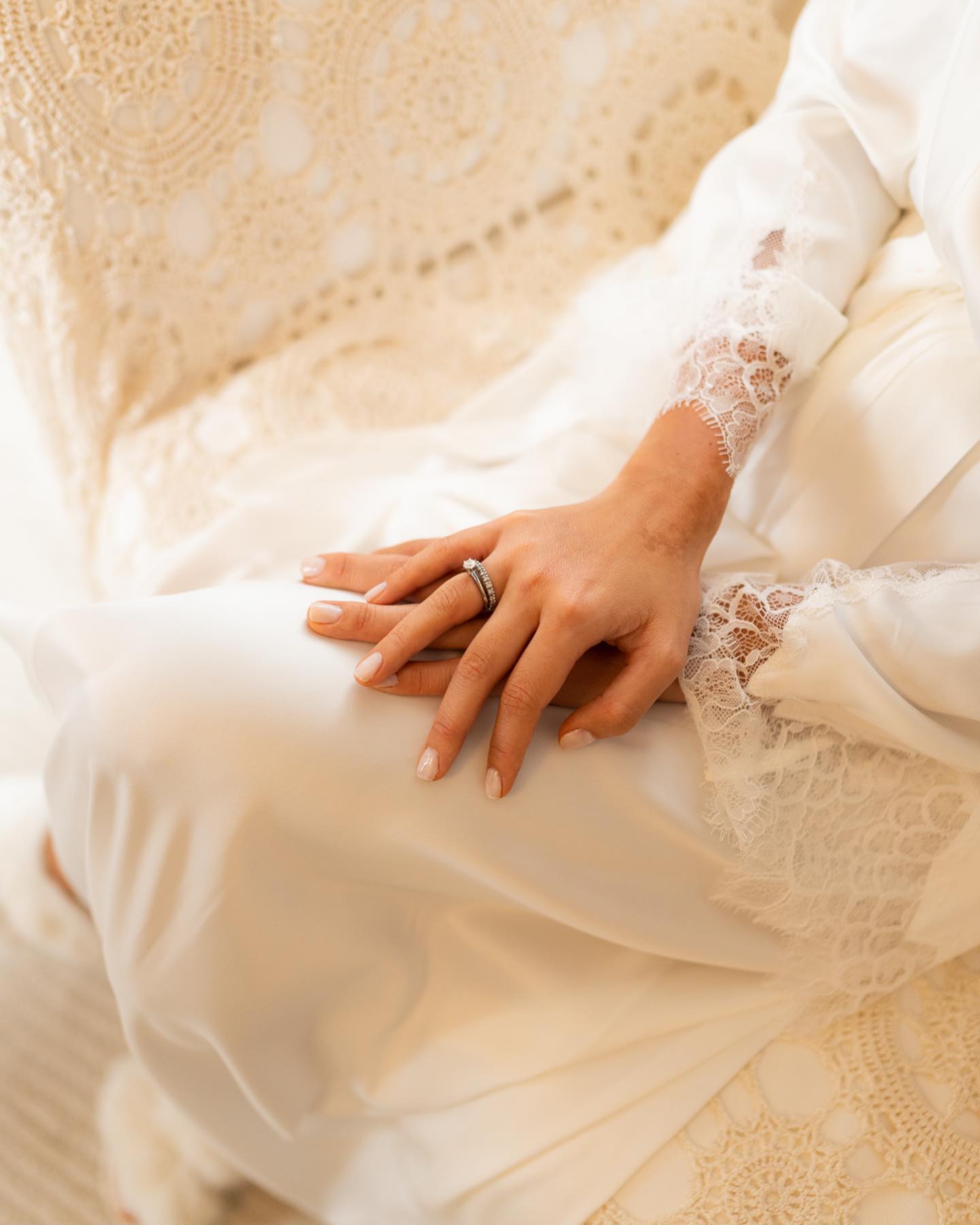 Detalhes do making of ?
Local: @villelarochelle
Foto: @thiagofariasfotos
Beauty: @1838noivas
#makingofnoiva #noiva #vestidodenoiva #villelarochelle #assessoradecasamento