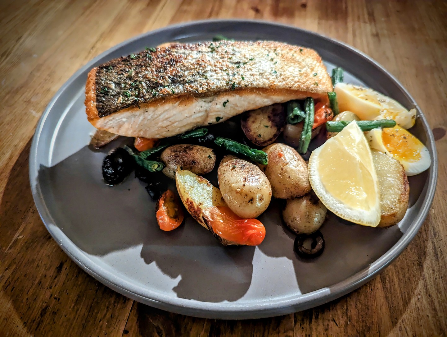 Pan Fried Salmon Nicoise
#fishfood #fish #food #foodporn #seafood #fishing #foodlover #foodphotography #instafood #foodblogger #foodie #pesce #foodstagram #heathrow #fishlover #fullers # hillingdon #instagood #fishfry #healthyfood #fishinglife #countrypub #dinner #london #delicious #yummy #mylondon #sea