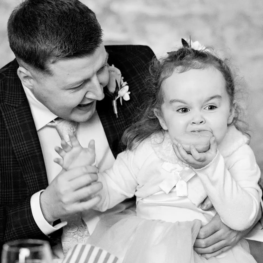 Always a yummy doughnut at Huntsville Farm #weddingphotographeruk #weregettingmarried #weddingplanner #documentaryweddingphotography #fearlessphotographers #hitched #theknot #reportageweddingphotography #bnw #bestweddingphotographers #findaweddingphotographer #bridesmaids #doughnuts