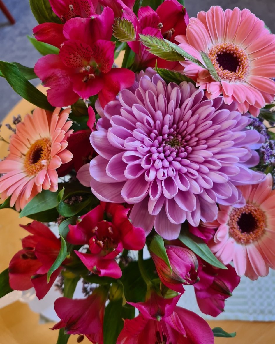 Nu tar vi helg, och önskar er alla en fin kristihimmelsfärd. Vi är åter på måndag ?