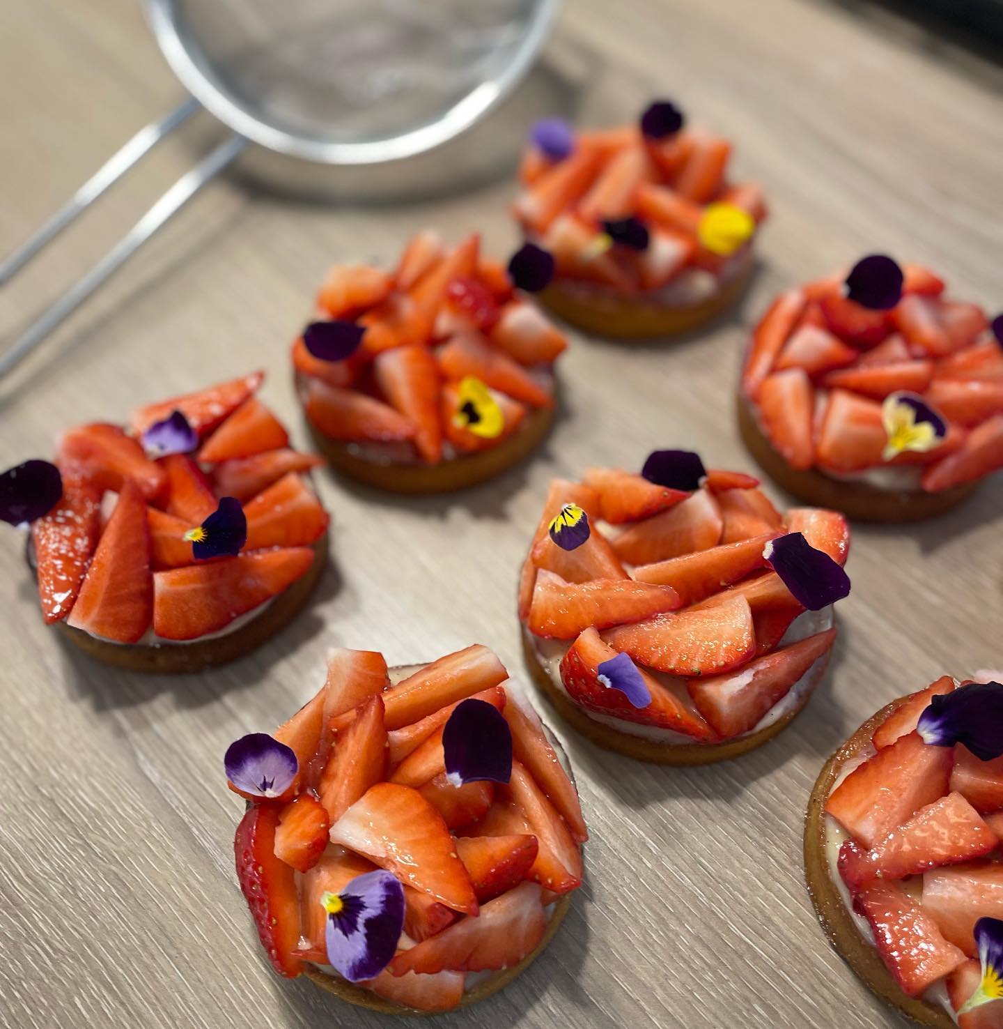 Fruit season has begun 🍓#strawberrypie
What's your favorite fruit tart?