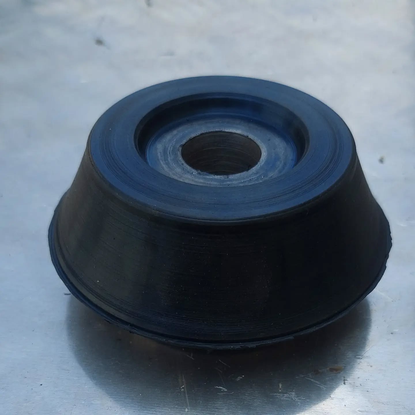 Gumeni nosaci prema uzorku 🫡
#kobelco #rubbermount #newholland #gumeninosači