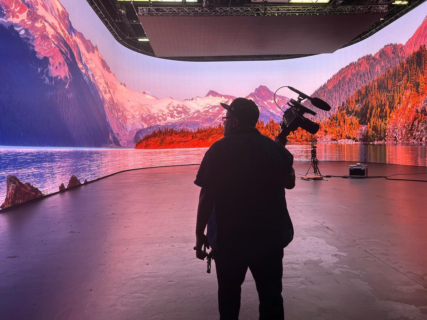 The new playground… #volume #filmproduction #immersion #film #camera #VuStudio #orlando #redcamera @reddigitalcinema @vu.network