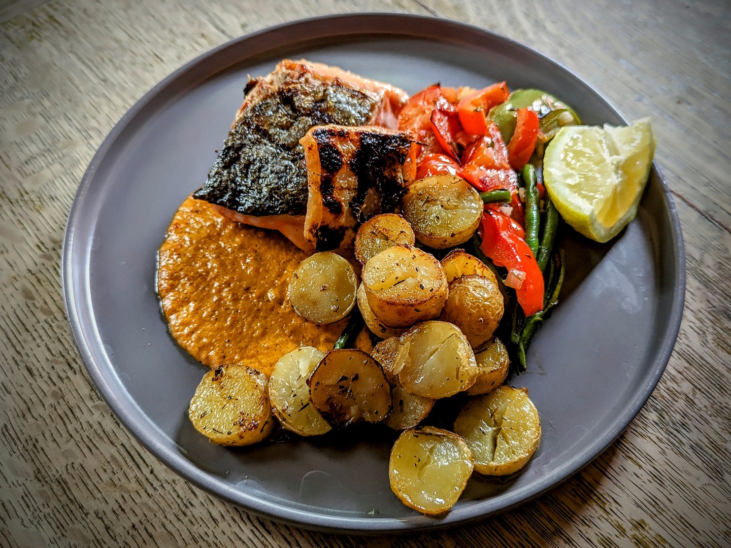 Mouth-watering Pan Seared Salmon??
#fishfood #fish #food #foodporn #heathrow #london #foodlover #foodphotography #instafood #foodblogger #foodie #pesce #foodstagram #pescefresco #fishlover #countrypub #restaurant #Fullers #pubfood #instagood #fishfry #healthyfood #fishinglife #cucinaitaliana #dinner #ristorante #delicious #yummy #flyfishing #sea