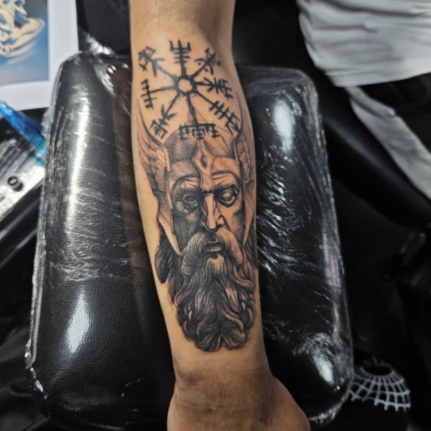 Black and Grey Viking by Jamie.
For bookings and information ⬇️
07879 895656
024 7679 8377
#tattoo #tattoos #tattooartist #tattooideas #tattoo2me #tattoostyle #tattoodesign #blackandgreytattoo #tattooblackandgrey #coventrytattoo #tattoocoventry #besttattoos