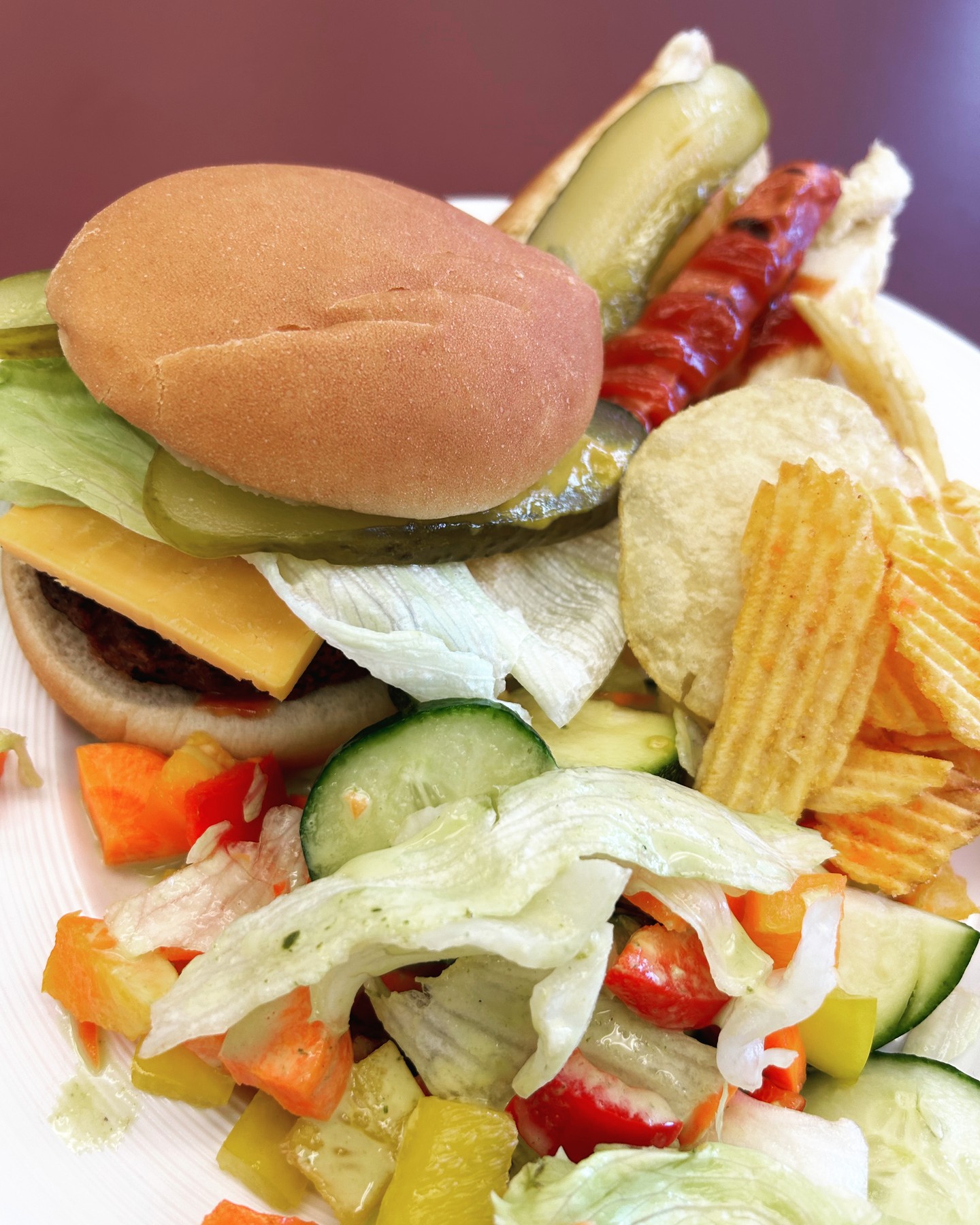 Welcome Back BBQ!
Always a favorite & good transition back into Community Lunches (that are currently on Tuesday! FYI)
Thanks to our awesome foods teacher Emma & all the new & returning students who jumped in to help!
🍔❤️
*p.s. We missed Daya's salad dressing, but had a really yummy green goddess style replacement that was fantastic! 💚