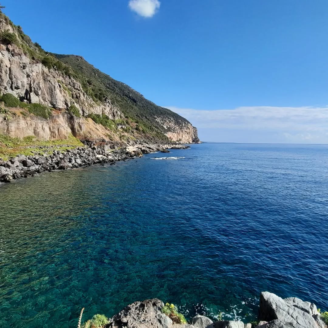 This is Acqua Dolce.
It's where all began.
It's a magical site close to my heart, it's the safe place where I go back to found myself again.
Here I feel home.
.
.
I know you might think this is not relevant to massage but actually it is.
Because this is what I do with my clients: try to create a safe space where they can be present and aware of their body.
.
.
With my treatments I'd like them to truly feel alive and conscious.
I'm not a magician, I'm not a healer.
I see myself as a bridge, bringing people back where they belong and where they feel safe.
.
.
.
#acquadolce #acquadolcemassagetherapist #acquadolcetherapies #acquadolcemassage #massagetherapyhereford #massagehereford #herefordshire #herefordholistic #herefordmassage #herefordsmallbusiness #hereford #thisishereford #holisticway #holistictherapies #holistichealth #holisticmassage #massage #massagetherapy