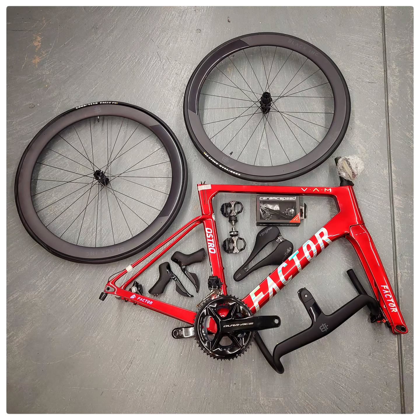 Nice little build in the shop today.
Very impressed with how well this one came together, no
expense spared on the finish.
Custom priama studio paint, ceramic bearing upgrade, and a set of Favero power meter pedals to complete the package.
-
-
-
-
-
-
-
-
-
#wowfactor #factor #probuild #cyclinglife #racingbike #cyclingaddict #factorbikes #instabikegallery #duraacedi2 #absoluteblack #ceramicbearing #powermeter #procycling
-
-
-
@factorbikes @absoluteblack.cc
@selle_italia
@goodyearbike
@ceramicspeed