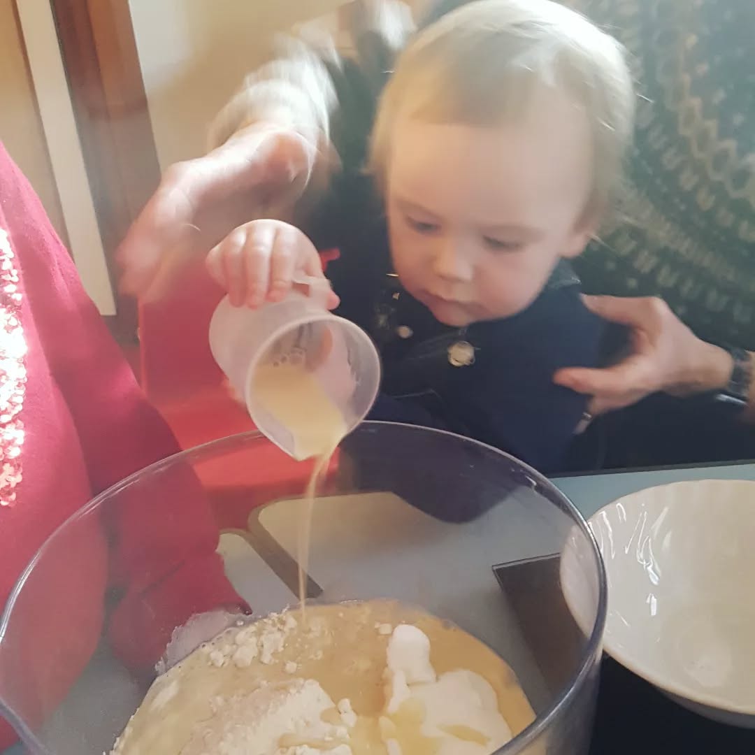 Little hands, busy baking for our Parent Coffee & Cake morning at Happy Kids HQ tomorrow 🍰☕
"Tis the season for coffee & cake" anonymous
#happykids #baking #parents #coffeeandcake #hyggeintheearlyyears #earlyears #altrincham #agreatplacetobe