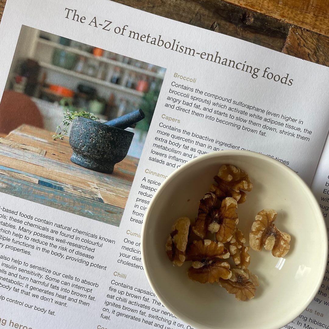 Upgrade Your Metabolism with This Nutrient-Packed Nut: Walnuts!
Don’t let their size fool you! Walnuts pack a powerful punch of ellagic acid, a natural compound that helps your body efficiently use insulin.
This translates to benefits like:
- balanced blood sugar
- reduced inflammation
- even healthier blood pressure control
The best part?
You only need to incorporate a small amount! Research suggests adding just 1/4 cup of walnuts, twice a week, to experience these positive effects.
Stay tuned for our exciting Metabolic Food Series
#fatactivators #walnuts #goodfats #nutrition #bristol #health #energy