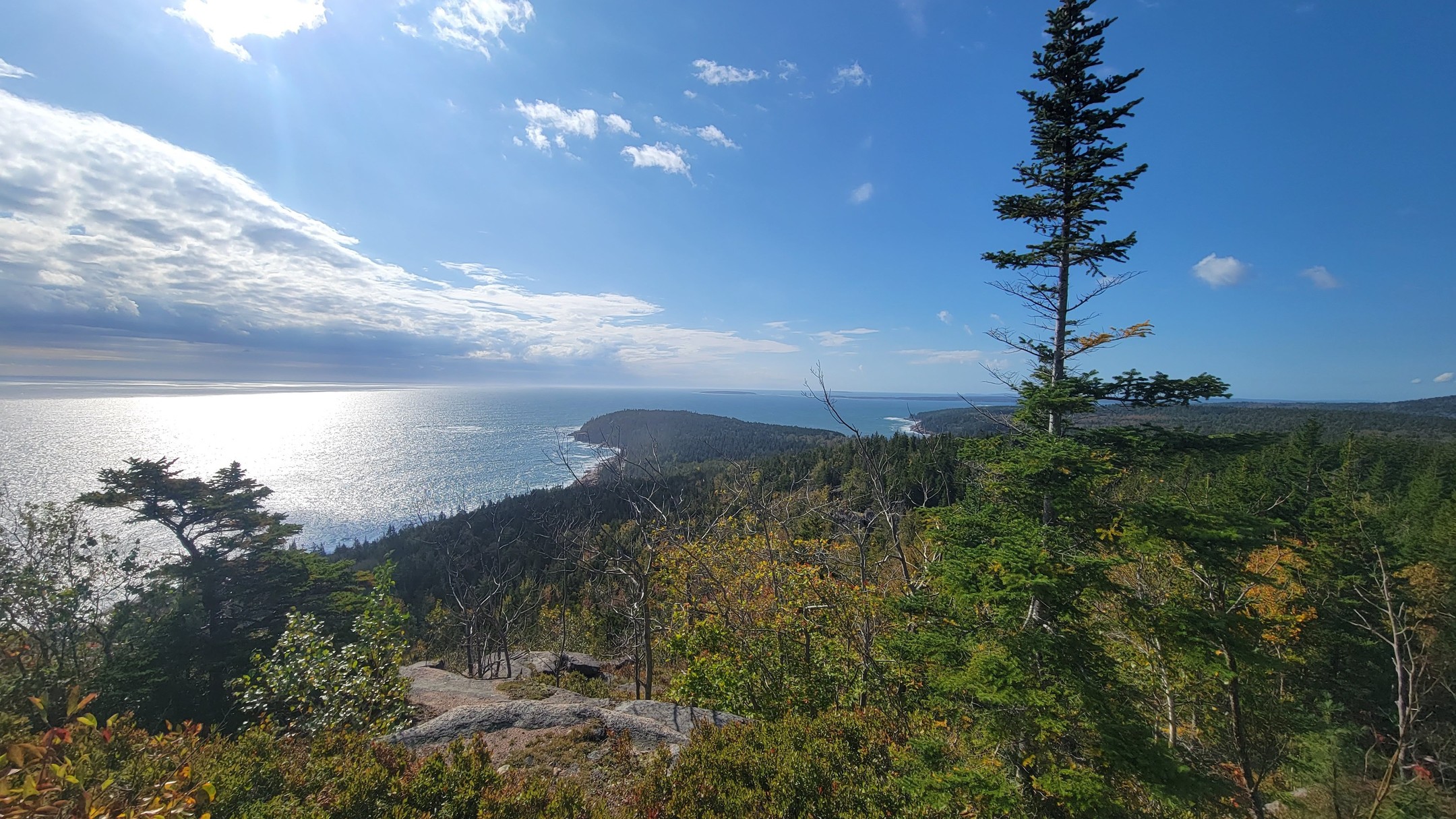 Acadia National Park - the perfect destination for spectacular coastal views and exhilarating hikes. If you're short on time, check our the newest blog post for the perfect long weekend itinerary!
.
.
.
.
.
#twogirlsgetaway #travel #travelblogger #travelphotography #glt #gltlove #dametraveler #girlswhotravel #sheisnotlost #travelgirl #travelfeature #maine #acadia #nationalparks #wonderful_places #wearetravelgirls #iamtb #hiking