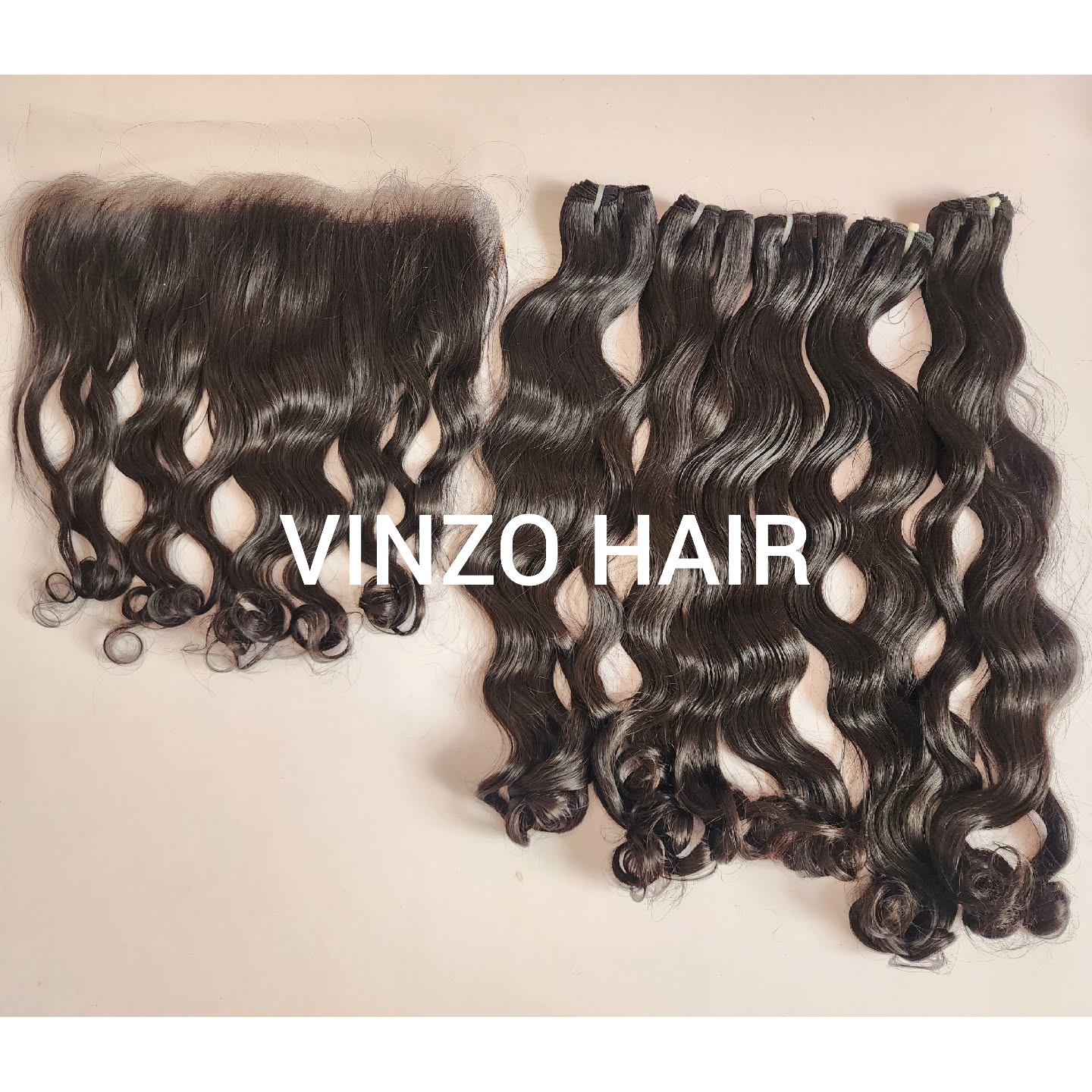 Natural Wavy bundles and frontal, matched and beautiful, the texture and integrity of the hair is exquisite ๐ 
#vinzohair #indianhair #rawhair #virginhair #wavyhair #naturalwavyhair #indianwavy #wavybundles #wavyfrontal #bodywavehair #bodywavebundles #bodywavefrontal #vinzowavy #indianwavy