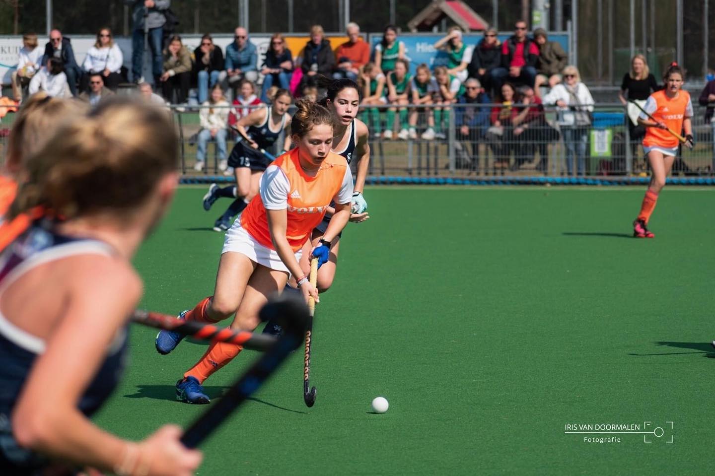 ?Paastip! Komend paasweekend organiseert de KNHB op onze velden het 5-Nations Toernooi voor Jongens en Meisjes U15. Het 4-daagse toernooi start op vrijdagavond 29 maart en op maandag 1 april sluiten we af. Het deelnemersveld bestaat uit de nationale teams van USA, Frankrijk, BelgiΓ«, Duitsland en natuurlijk Nederland.
Het belooft een heel mooi en zonnig weekend te worden, dus kom vooral even kijken!βοΈ
Kijk op www.hod-online.nl voor het wedstrijdschema ?