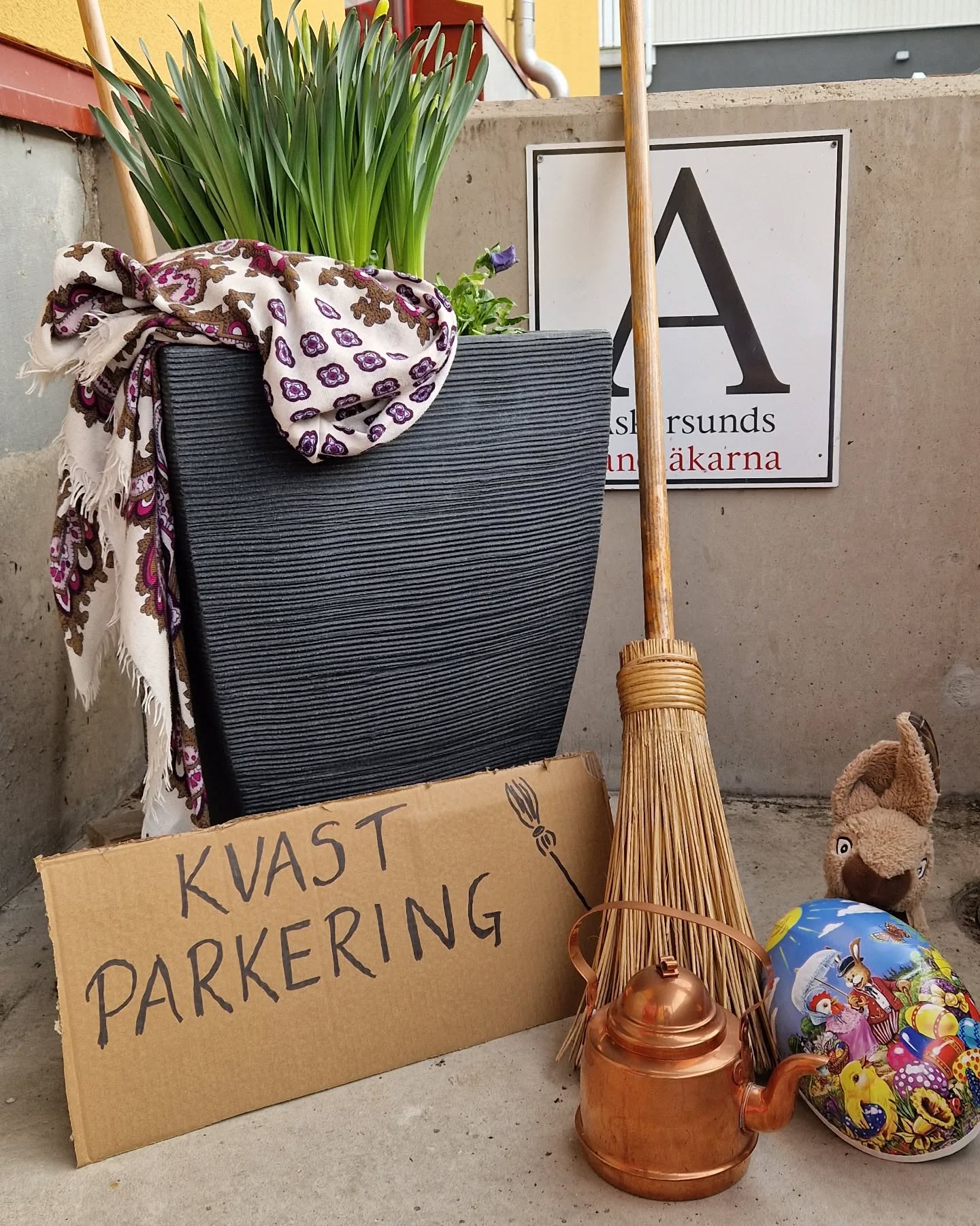 Vi önskar er alla en Glad Påsk ?
Är åter på plats tisdag 2/4 ?