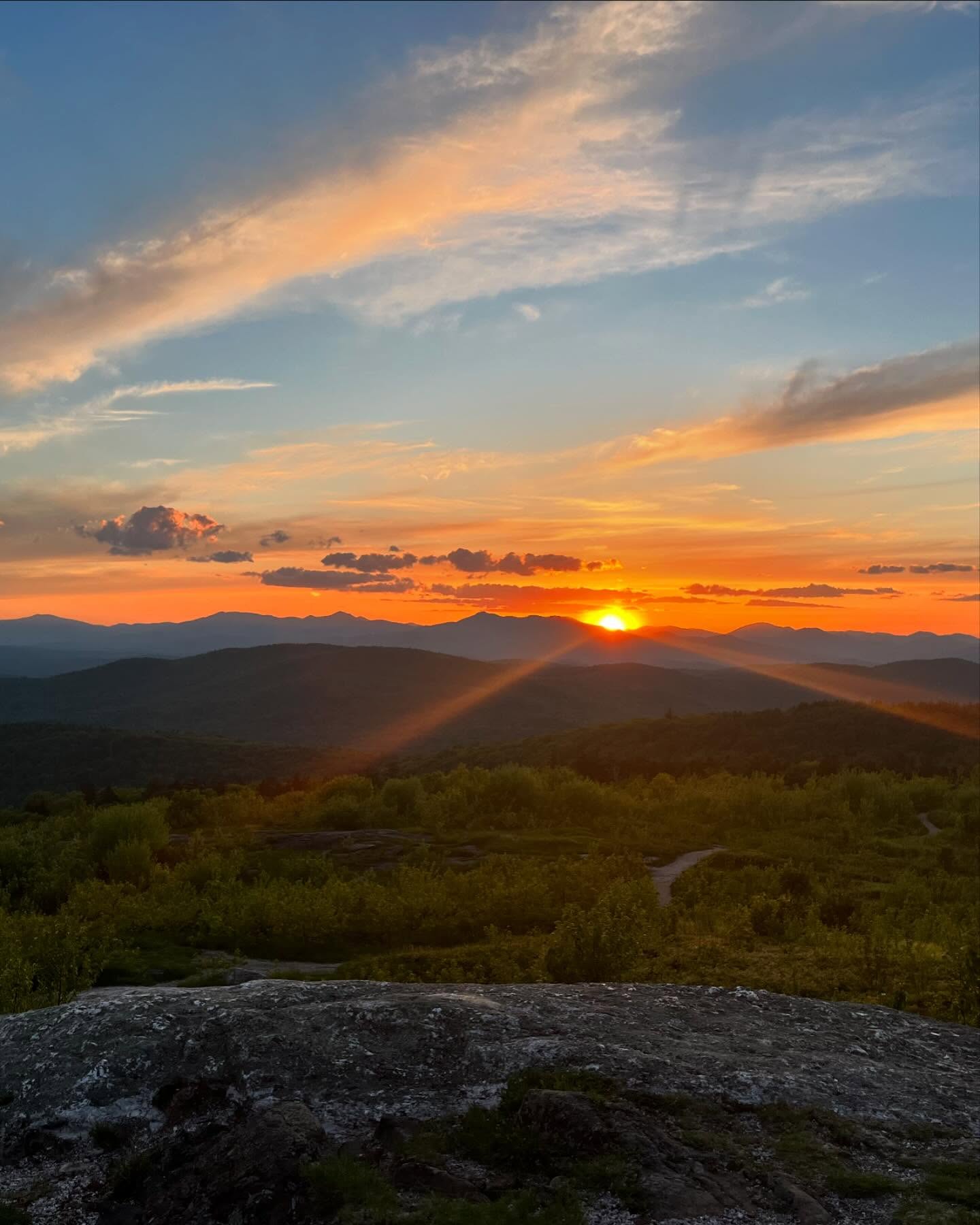 Summer is almost here🌅 Experience a White Mountain Sunset and then wind down by our fire pit on the patio!🔥
Book Us Today!
Call 📞 603-383-9680
Or
Go to ➡️ www.goldenappleinn.com