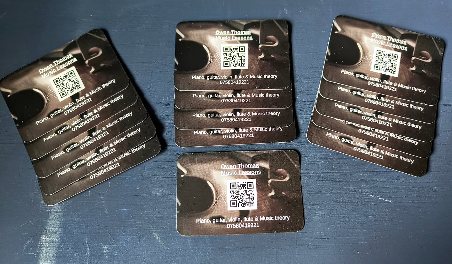 New contact cards are in! ☺️ The QR code goes straight to my new website! 😁 Check it out with the link in my Bio!