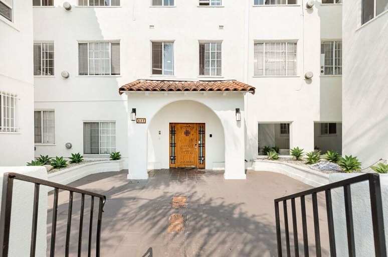 Welcome to Ardmore! Ask about our vacancies ?
.
.
.
.
#forrent #losangelesapartments #affordableapartments #alpinelaproperties #koreatown #wilshireblvd #1bedroomapartment #studioapartment #studioapartmentdesign