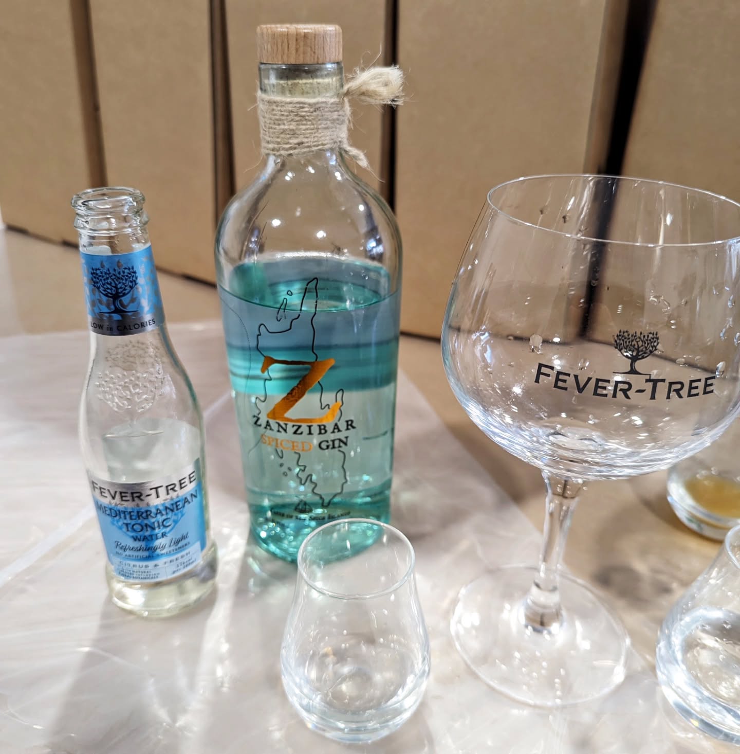 And we're almost through September already!!
Wow what a busy few months. We've just signed off the batch 2 of our award winning Gin, and can't wait to share that with you all in a week or so! 🥂 Made with the finest organic spices from Zanzibar, and always will be - and deliveries to Zanzibar happening soon! 🌿
Other highlights of September:
Tasted the delicious rum Baba @bath_arms_shearwater 😋
Stocked with the really cool new bar @basilrooftopbar 🍹
Had a great time and met some great people (and dogs) at the @broadwayfoodfestival 🐕
Launched some new merch as well! Check that out on our website 😍
#zanzibarrum #zanzibargin #zanzibarspicedgin #zanzibar #broadway #cotswolds #bar #cocktails #newmerch #dogsofinstagram #tasteofthespiceislands