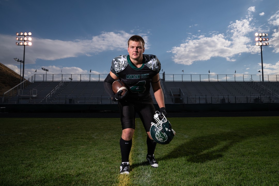 What with the towns in my area known more for producing winter athletes like Picabo Street and Graham Watanabe, my hat goes off to student athletes like @sully.carter4 for receiving offers from multiple universities and their football programs. As this is his senior year, during our portrait session yesterday we worked the off camera lighting to capture this image. Congrats Sully-best of luck as you finish this year and move on to the exciting next chapters!
#portraiture #football #seniorportraits #offcameraflash #studentathlete #portrait #sports @sonyalpha