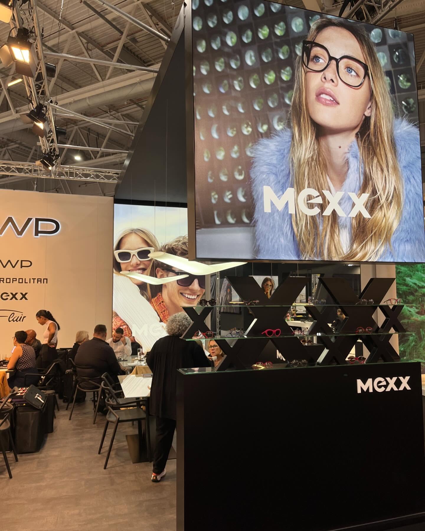#mexx #mexxeyewear #mexxeyes #newcollection #paris #couleurs #silmo #silmoparis #autumnwinter #eyewearfashionshow