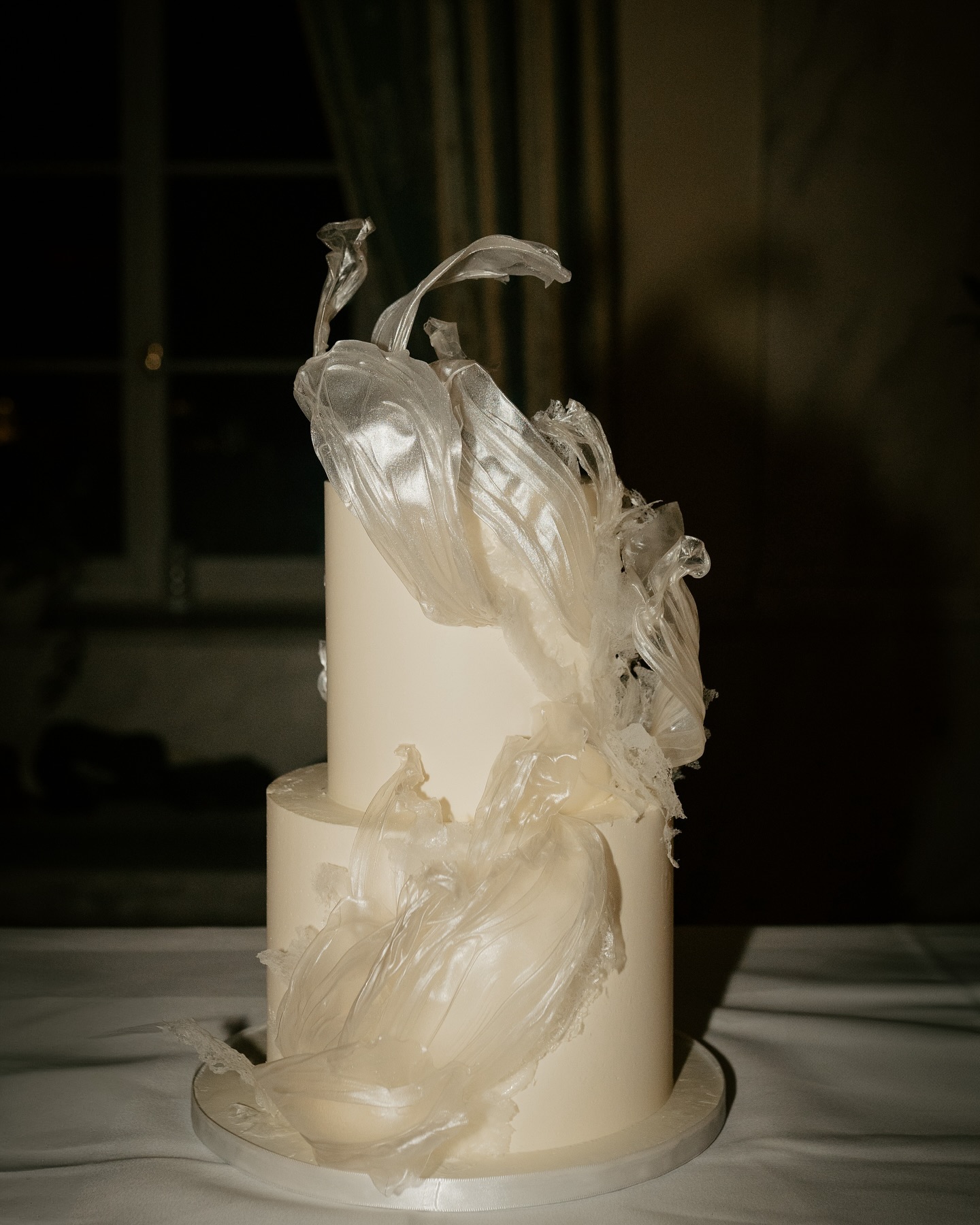 Perfectly coordinated details bring out unforgettable wedding atmosphere 🤍🍾🥂
Photo: @photosbyrachelwood
#weddinginspiration #weddingdesign #weddingceremony #italianwedding #weddingideas #luxuryweddingplanner #destinationweddingplanner #weddinglakegarda #lakegardaplanner #blacktiewedding #weddingitaly #weddingcroatia #elegantweddingdress #verlobt #ajaweddings
🪩www.ajaweddings.com
💌info@ajaweddings.com