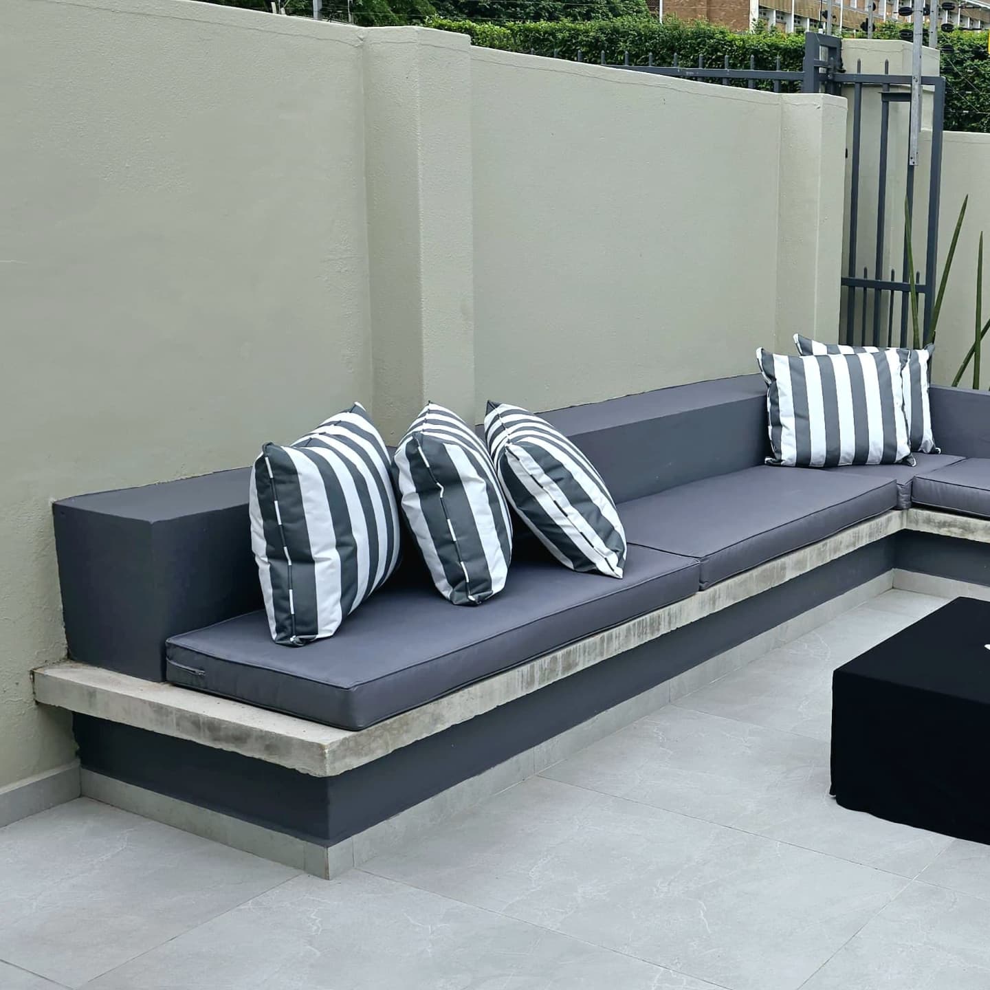 At Inake, we specialize in providing high-quality outdoor and patio cushions designed to elevate your outdoor spaces. Our cushions feature durable foam, premium outdoor fabric, and convenient zipped covers for easy maintenance and comfort. Explore our selection to enhance your patio experience with style and durability!
#outdoorcushions #patiodecor #cushions #cushioncover #patio