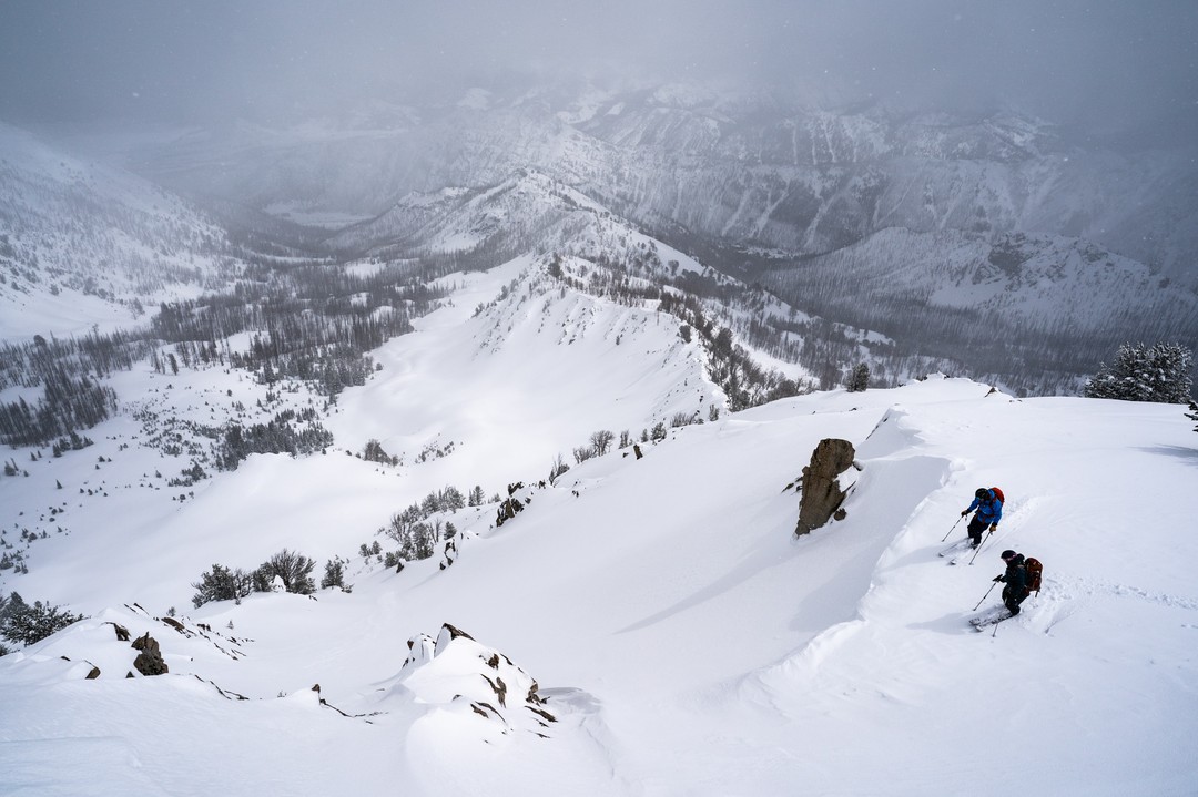 The rafts were deflated today as the Fall days are about to change from the nice and pleasant variety to their colder versions. So begins the wait for snow. I captured this image on my last day of skiing back in April just before I got the boats out and started chasing the run off. Like many of you, I can't wait to look down a mountain covered in deep snow and slide in to some fun powder turns!
#changeofseasons #winteriscoming #backcountry #backcountryskiing #skiing #getoutside #earnyourturns @sonyalpha