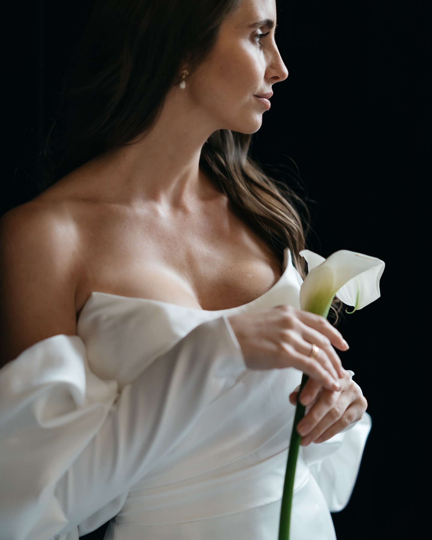 Minimalistic florals for bridal bouquet, trendy & feminine 🤍
Planner: @ajaweddings
Location: @goethesballhaus
Kleid: @theone.dress.day.love
Foto & Video: @sentida.photography
Papeterie: @jubelzeiten_papeterie
Floristik & Dekoration: @deko.liebelei
Stühle, Teller, Besteck: @vonrock.de
Trauredner: @wordsoflove_traurednerin
Schmuck: @dalou_jewelry
Bride: @
Rings: @juwelier_ottoparr
Stylist: @byjennykruse
Torte: @cakeart_martinka
🪩www.ajaweddings.com
💌info@ajaweddings.com
#weddinginspiration #weddingdesign #italianwedding #weddingideas #luxuryweddingplanner #destinationweddingplanner #hochzeitsplanerfrankfurt #weddingplannerfrankfurt #lakegardaplanner #blacktiewedding #weddingitaly #weddingcroatia #verlobt #ajaweddings #weddingflowers
#hochzeitsplanerfrankfurt