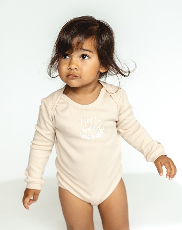 Die kleine Feline - einfach zuckersüß! ✨
Premium Babykleidung: @lubale.shop
kidsphotoshoot #lubaléorganiccotton #kinderfotografie #julianapaulosphotography #karlsruhe #babykleidung #organiccotton #biobaumwolle