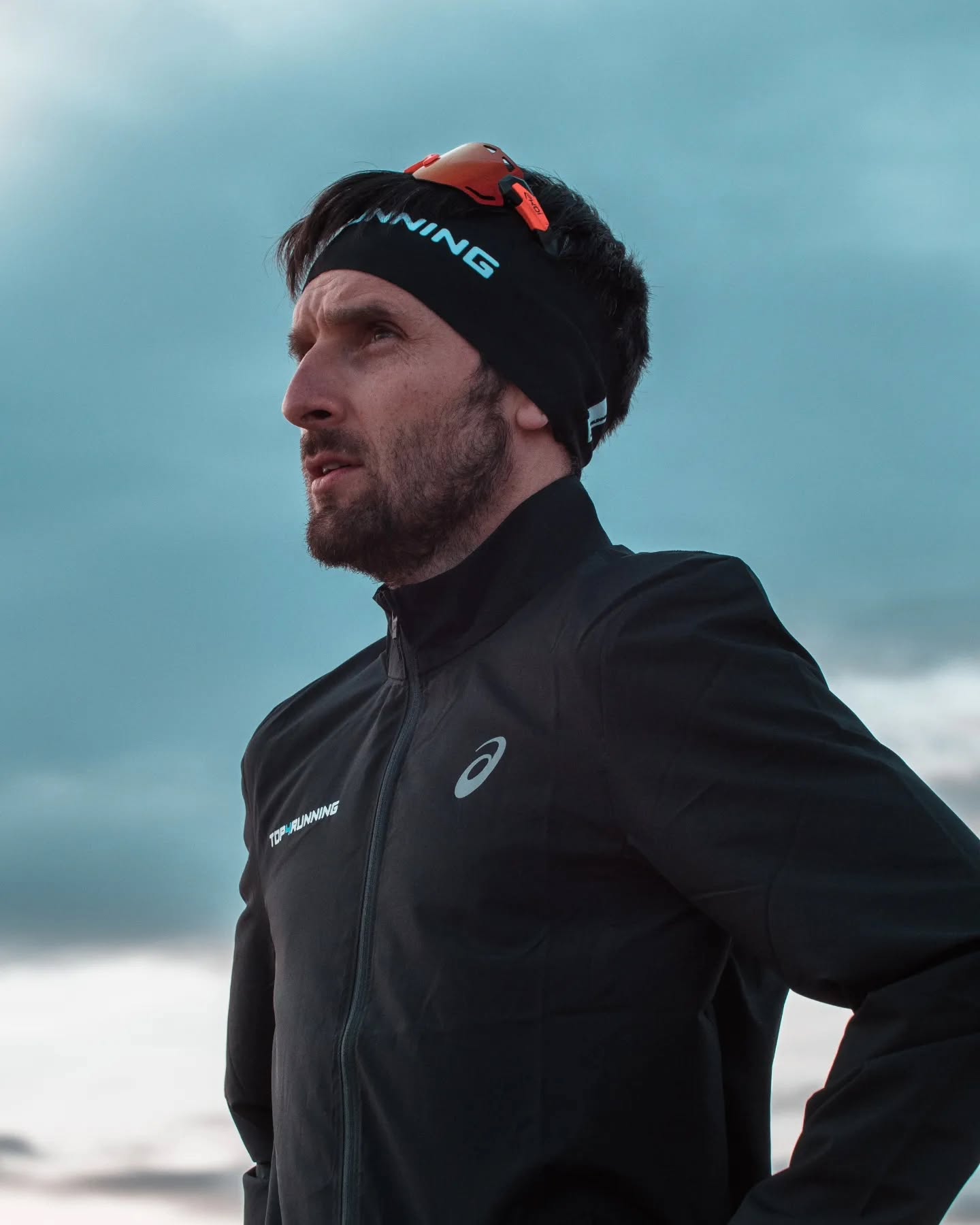 👉 La fin d'année approche et mon partenaire @top4running.fr propose des bons plans sur son site 👀.
Pour marquer le coup, on vous propose de participer à un concours et de gagner 100 € de bon d'achat à dépenser sur Top4.
Pour participer, rien de plus simple :
-être abonné à mon compte et à celui de @top4running.fr
-commenter cette publication en indiquant votre séance de course à pied préférée (moi par exemple, c'est 42km allure soutenue mais soutenable + 195m récup)
-attendre sagement le tirage au sort du 21/11 qui dévoilera la/le vainqueur(e) en story 📱
Ready ?
📸 photo souvenir de @cr.motionpicture captant un intense moment de réflexion : mais quelle chaussure je vais mettre sur le prochain marathon ?
#top4running #gofastertogether #T4R #concours #running #runnerofinstagram