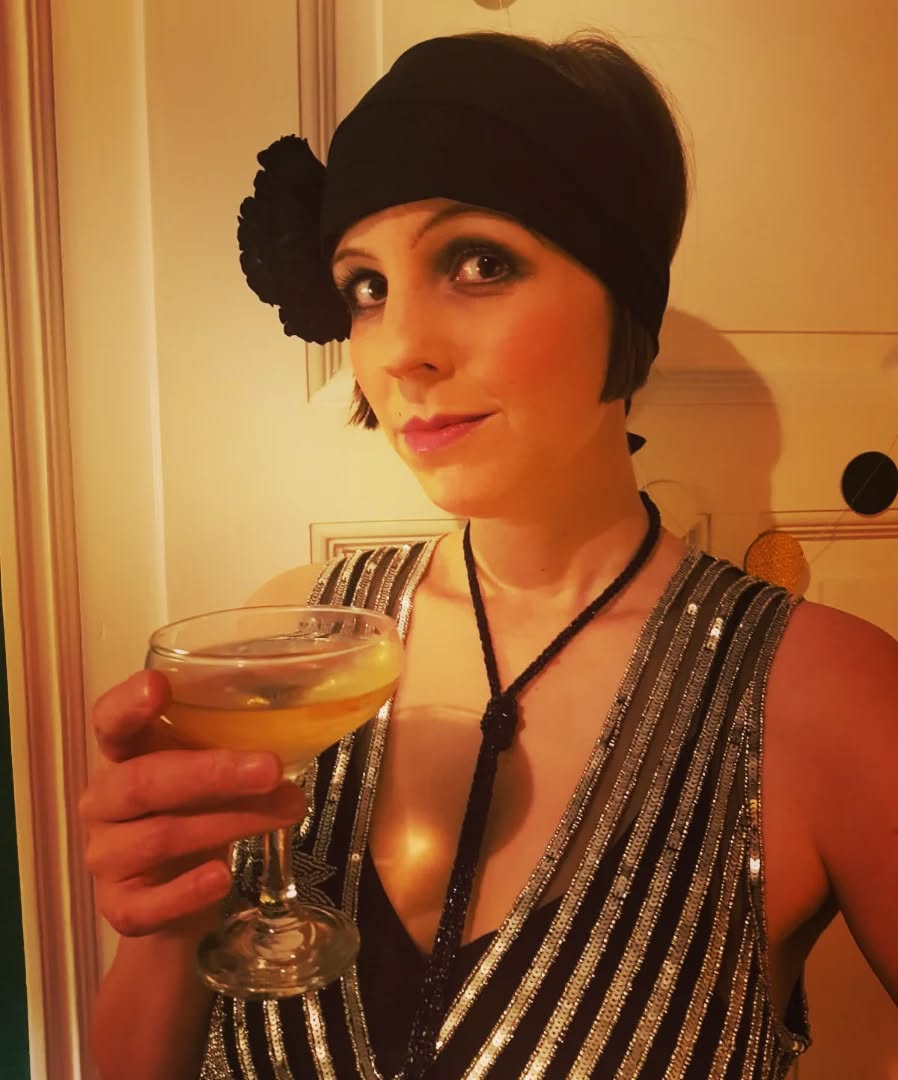 I hope you all had a glamorous weekend!
#1920s #1920slifestyle #weekend #1920sfashion #20s #20sfashion #flapper #flapperfashion #flappergirl #flapperlook #roaring20s #roaringtwenties #goldenera #goldenage #goldentwenties #annees20 #anneefolles #gatsbyparty #gatsbyfashion #gatsbylook #gatsbydress #vintage #vintagestyle #vintagefashion #retrolook #retrofashion #retrostyle #theartist #silentera