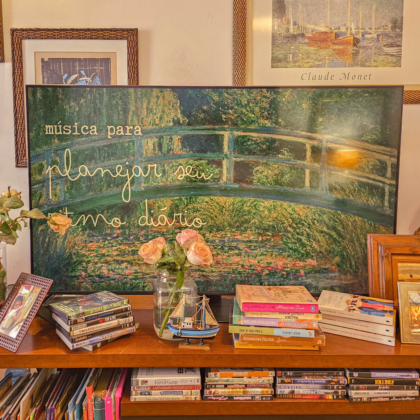 Uma playlist para te acompanhar na sua criação de um ritmo diário e familiar🍂
Na primeira semana da nossa Jornada de Organização para um 2025 cheio de Intencionalidade, nós estamos conversando sobre ritmos diários: a criação desse ritmo será a base para o nosso planejamento.
No blog, tem um texto com a introdução ao assunto.
Na Rádio Leveza, tem programa sobre o passo a passo para a criação desse ritmo.
E hoje lhes trago uma seleção de músicas (no canal do YouTube) que podem te embalar enquanto você pensa sobre como será essa cadência harmoniosa dos seus dias.
Ainda não está participando da Jornada Gratuita de Organização para um 2025 mais cheio de Intencionalidade?
Inscreva-se na minha newsletter e planeje esta caminhada comigo!♡
(todos os links estão na bio)