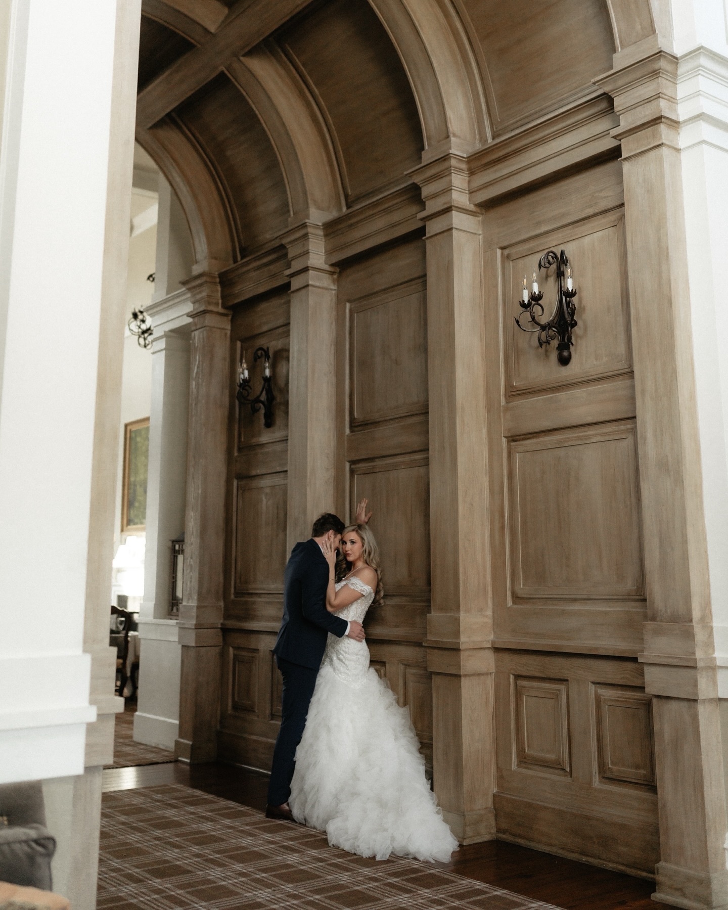 ~ The Millers ~ (Part 1)
Venue: @steelwoodcountryclub
Second shooter: @meganmunozphoto
Florals: Bride/bridesmaids
Bridal bouquet: @celebrationstheflorist
Hair: @hairbymarissaeliz @aimee_lauren11
Makeup: @beautybybosley
Gown: @bridalloftpensacola
Bridesmaids dresses: @showmeyourmumu
Suits: @calvinklein
Food/drinks: @steelwoodcountryclub
Cake: @pollmansbakeshops
Music: DJ Eddie
#photographer #weddingphotographer #travelweddingphotographer #alabamaweddingphotographer #pensacolaweddingphotographer #floridaweddingphotographer #loxleywedding #steelwood #steelwoodcountryclub #wedding #alynnephotos #alynnephotography