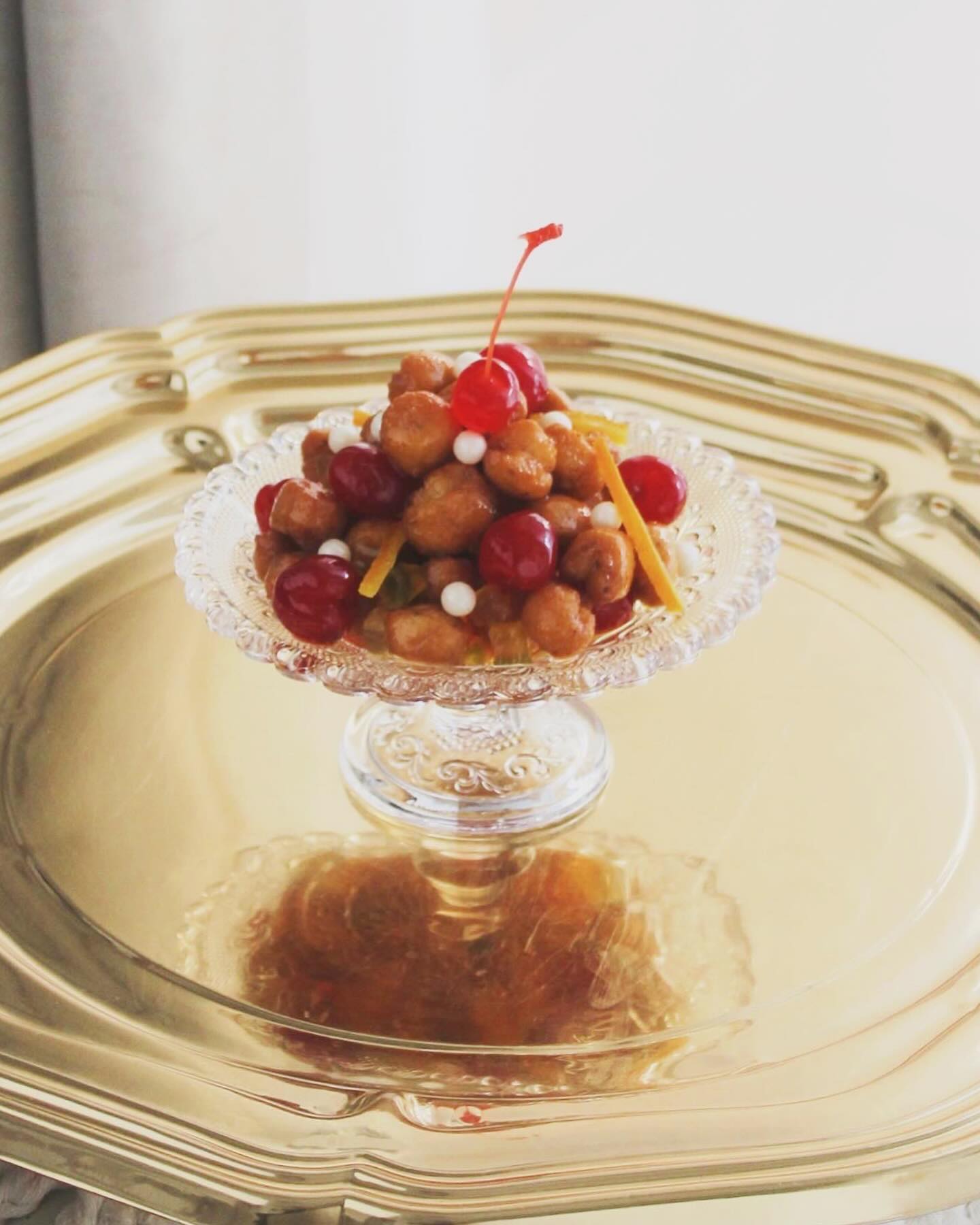 Gli Struffoli napoletani!
Uma tradição de 40 anos de família, a minha favorita e a primeira receita que vem em mente quando é epoca de Natal ✨
Este ano disponíveis no Menu di Natale da Boulan para encomenda! (Link na bio direto para o WhatsApp)
Dalla nostra tradizione alla vostra famiglia ❤️
#struffolinapoletani #struffoli
